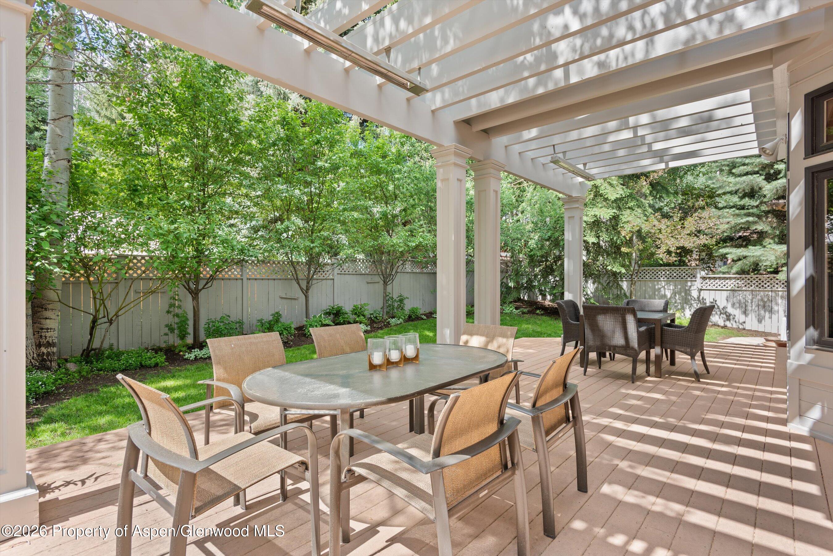 413 W Smuggler Street