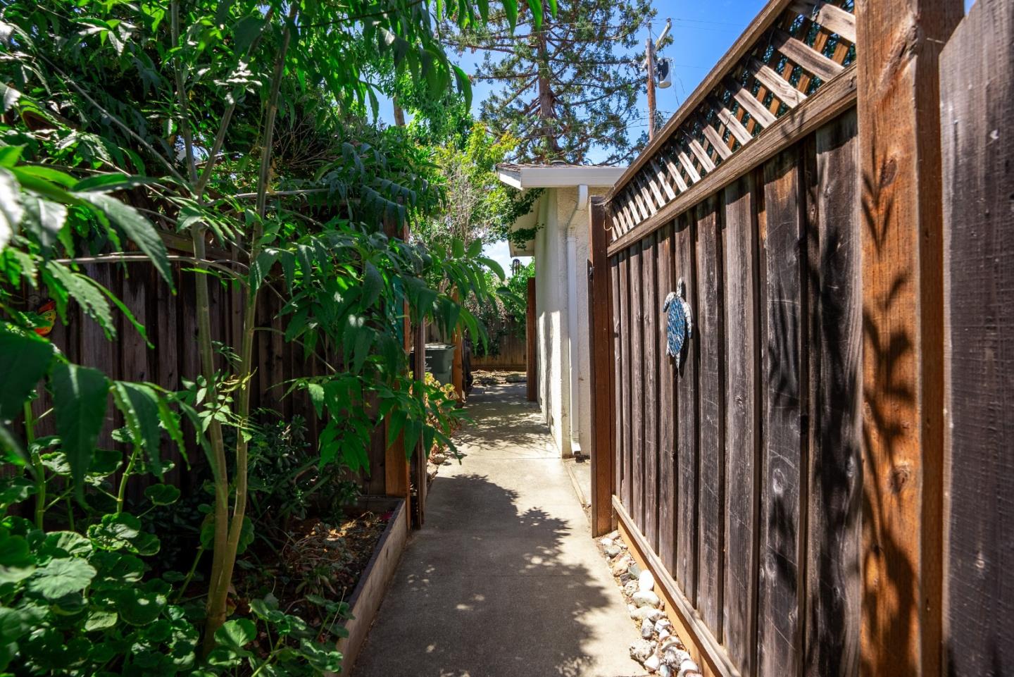 1754-1756 Plaza Court