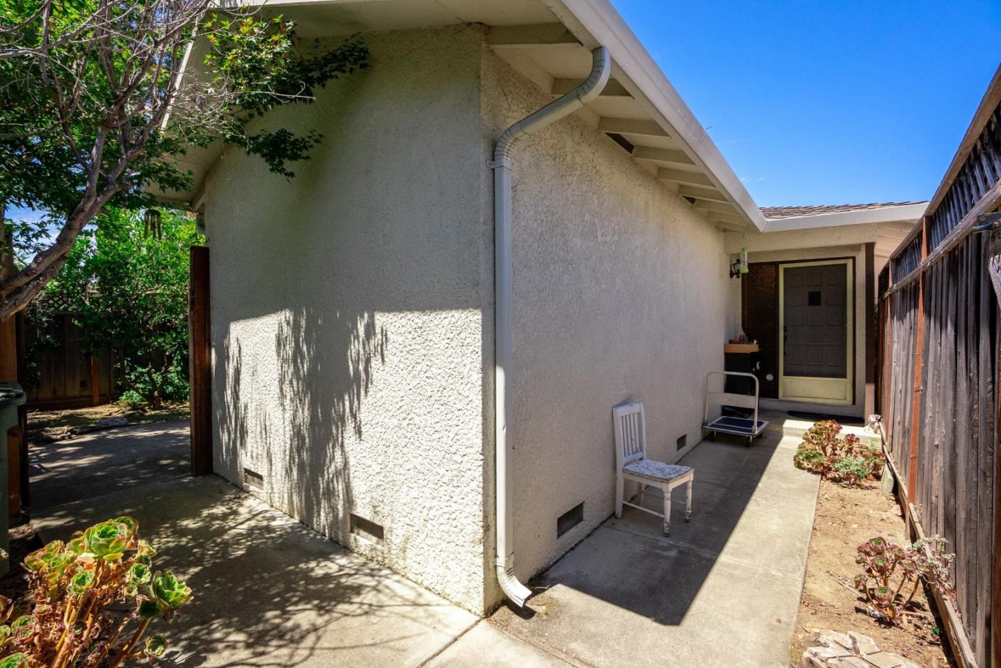 1754-1756 Plaza Court