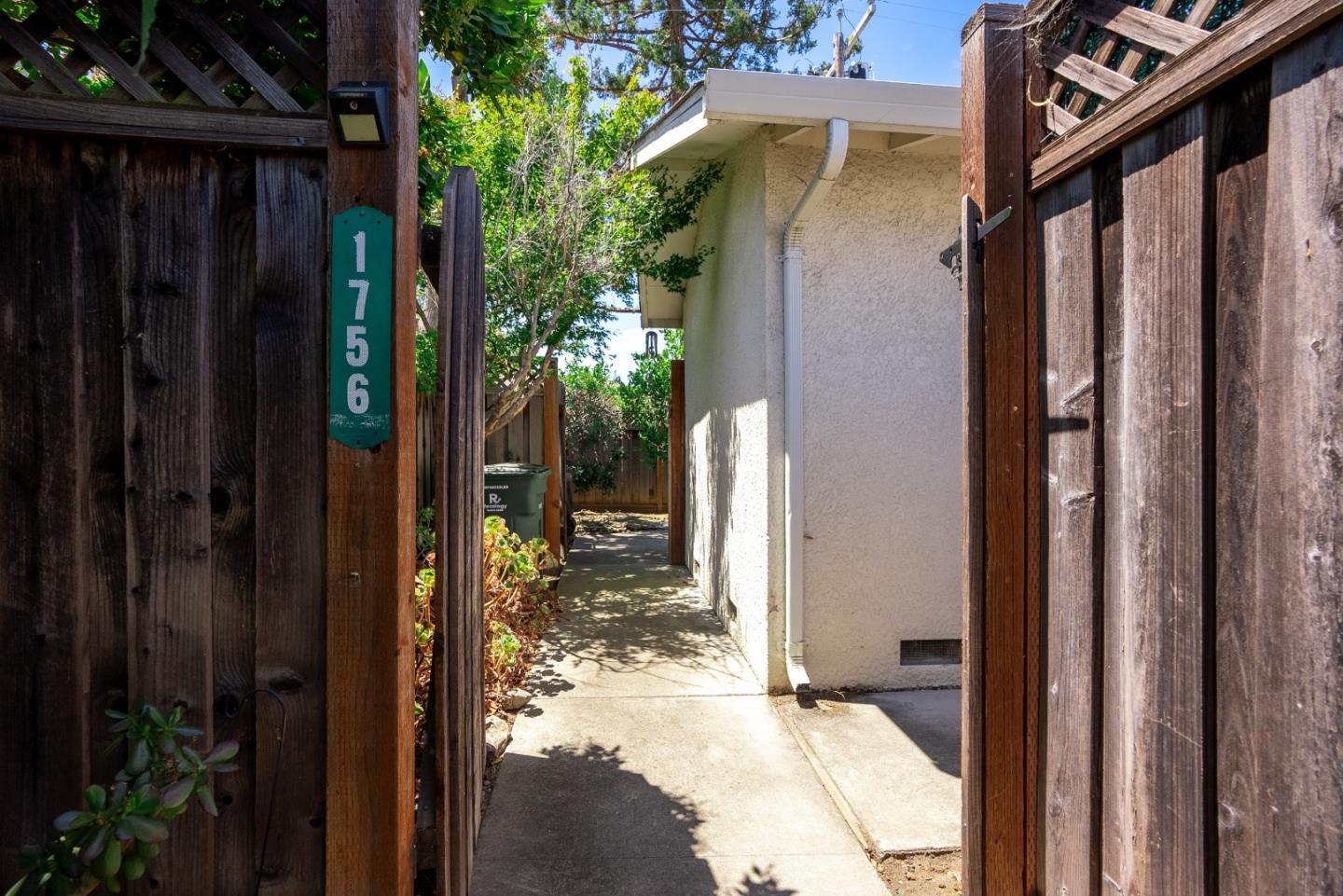 1754-1756 Plaza Court