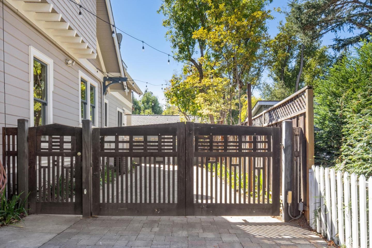 142 Johnson AVE