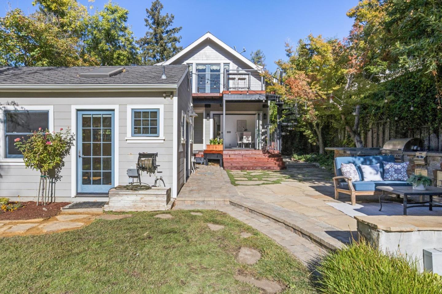 142 Johnson AVE