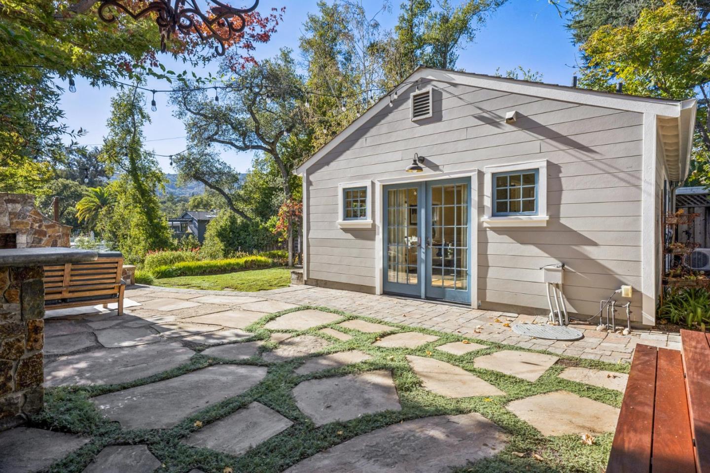 142 Johnson AVE