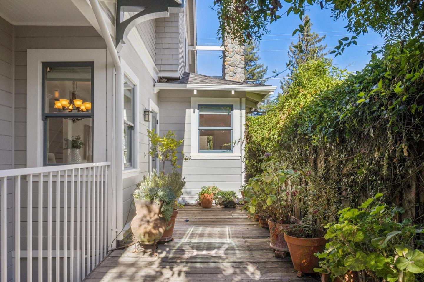 142 Johnson AVE