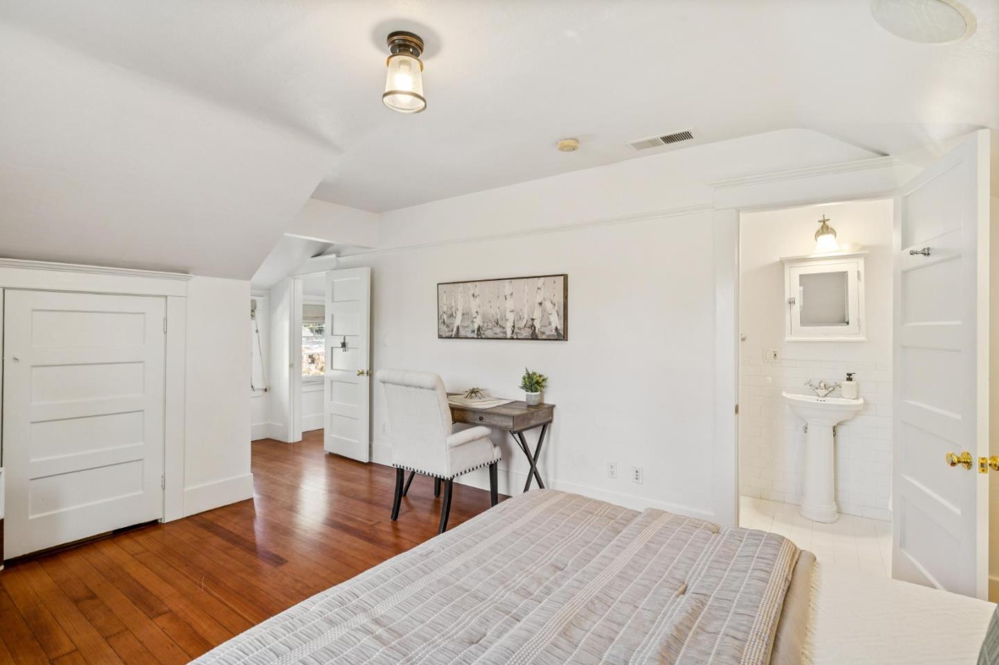 142 Johnson AVE