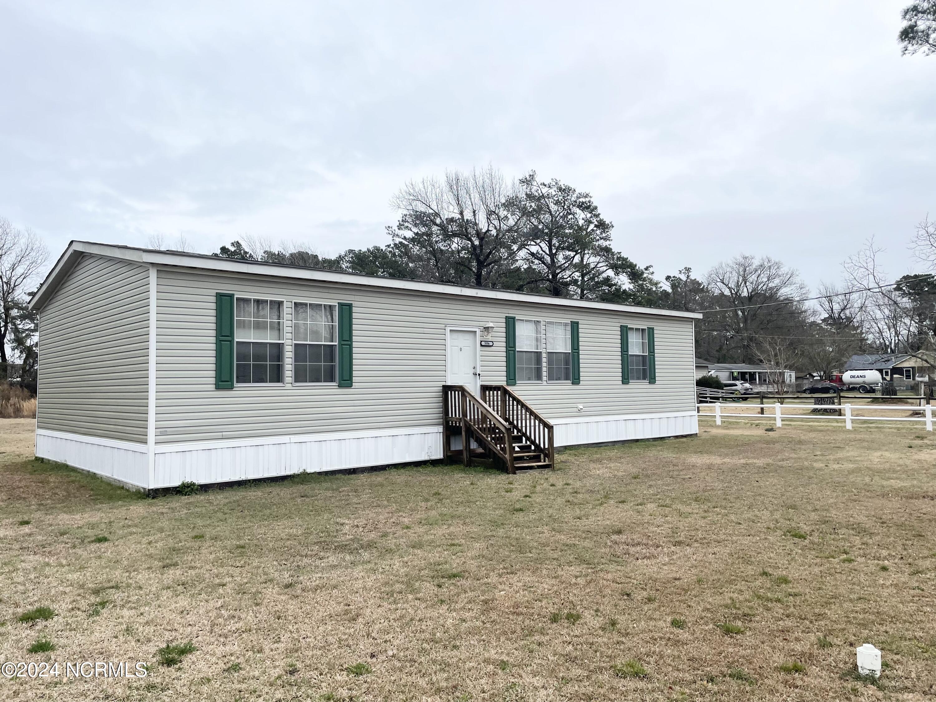 506 Maple Lane