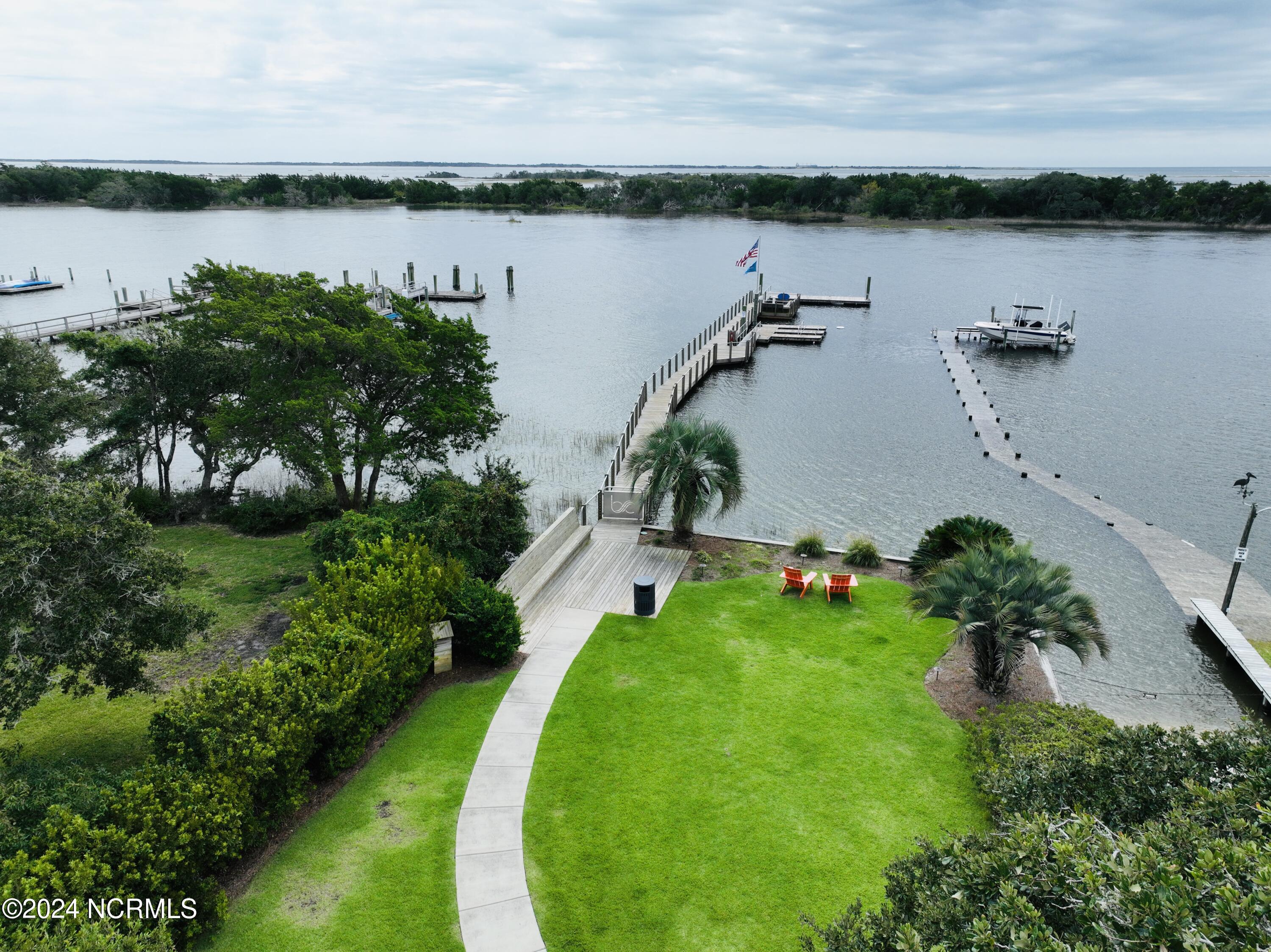407 Shoveler Place