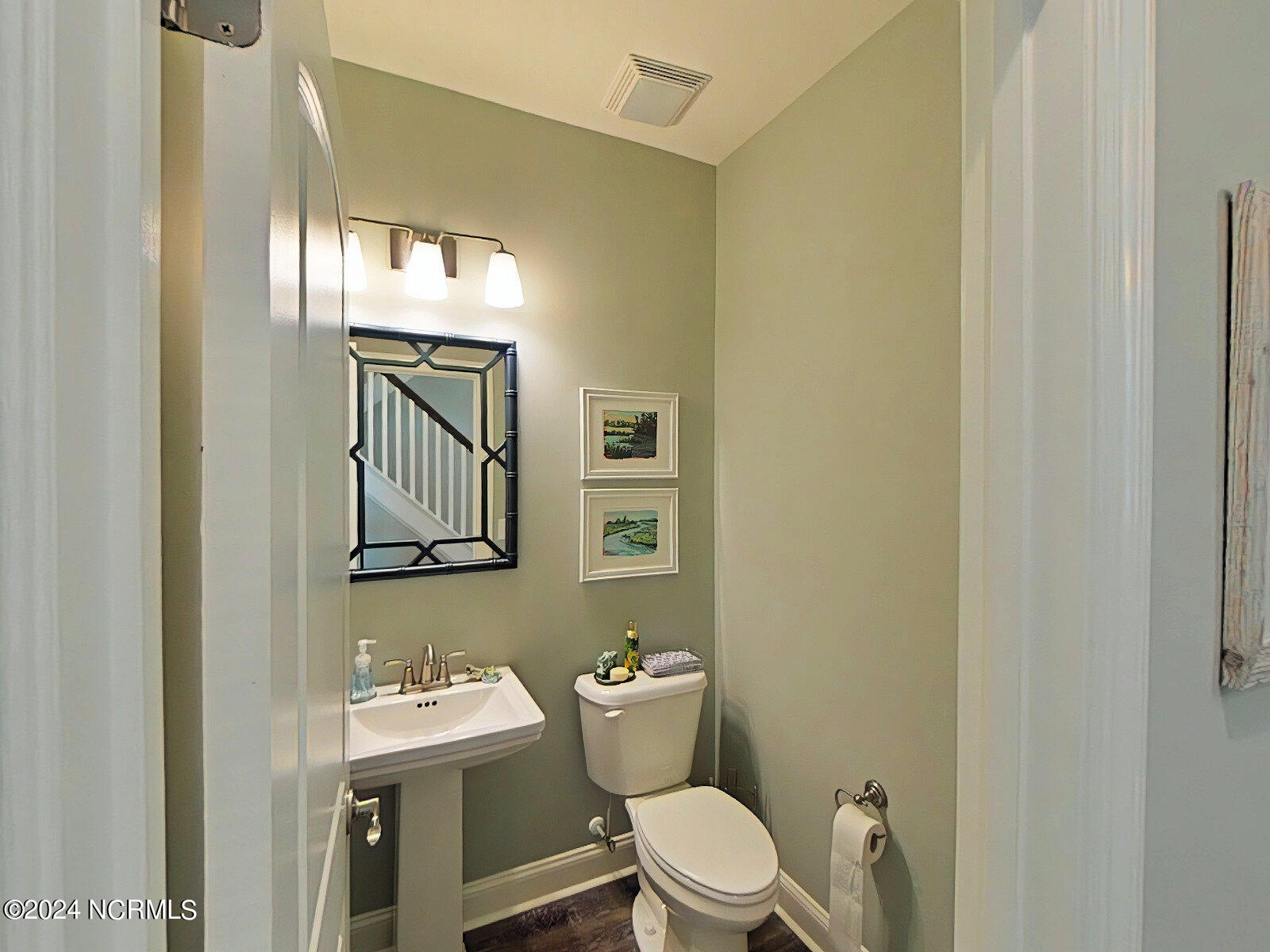 407 Shoveler Place