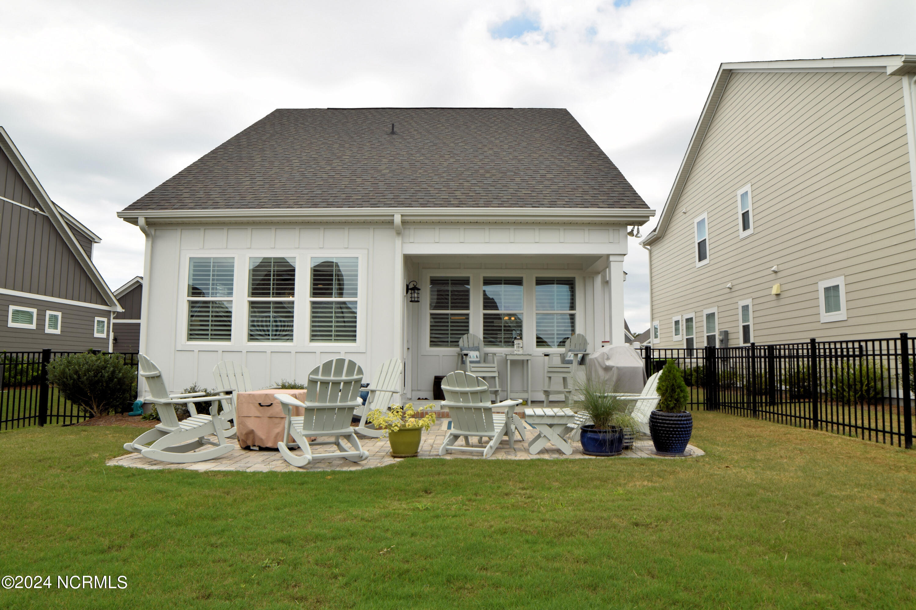 407 Shoveler Place