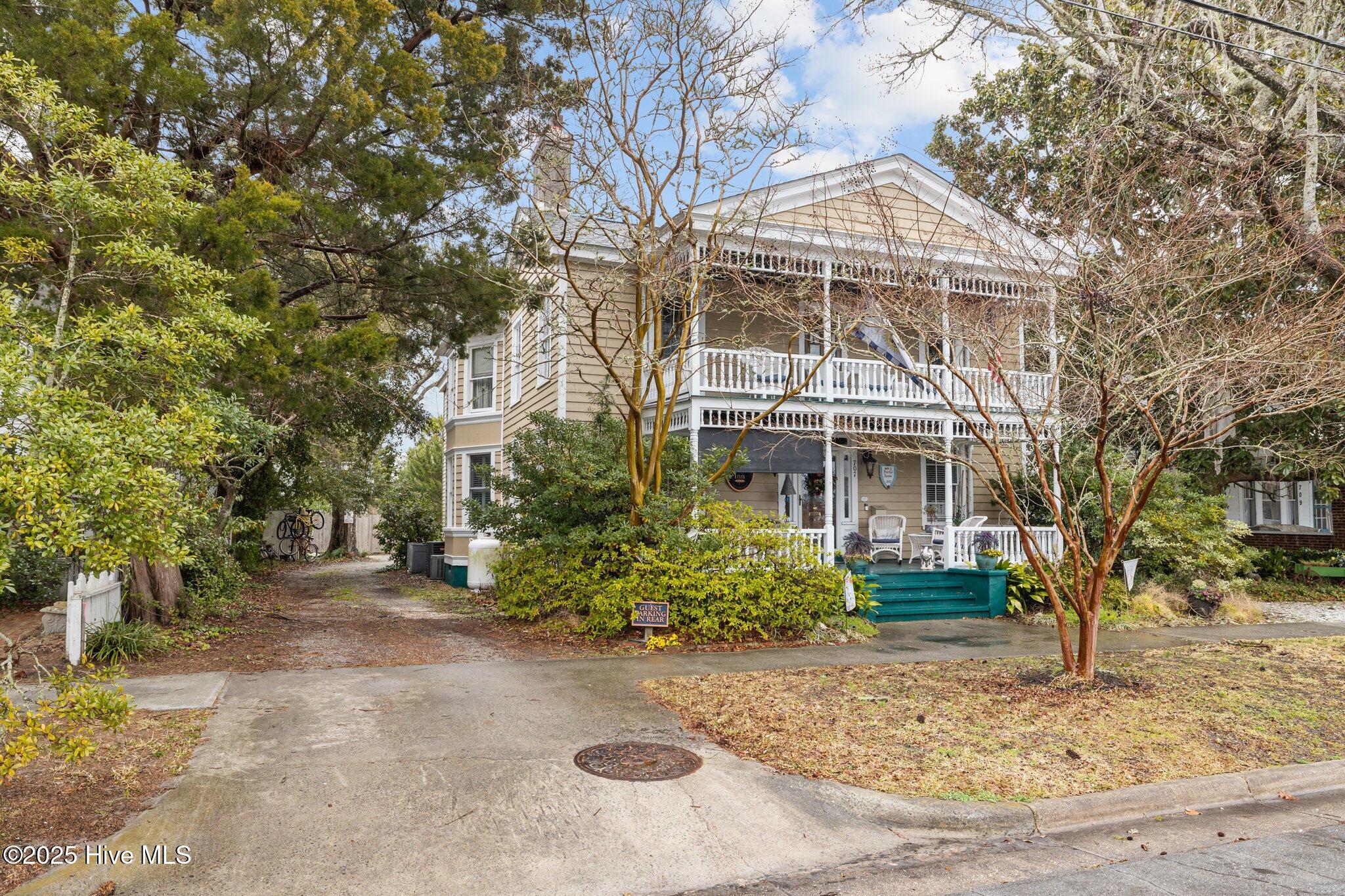 707 Ann Street