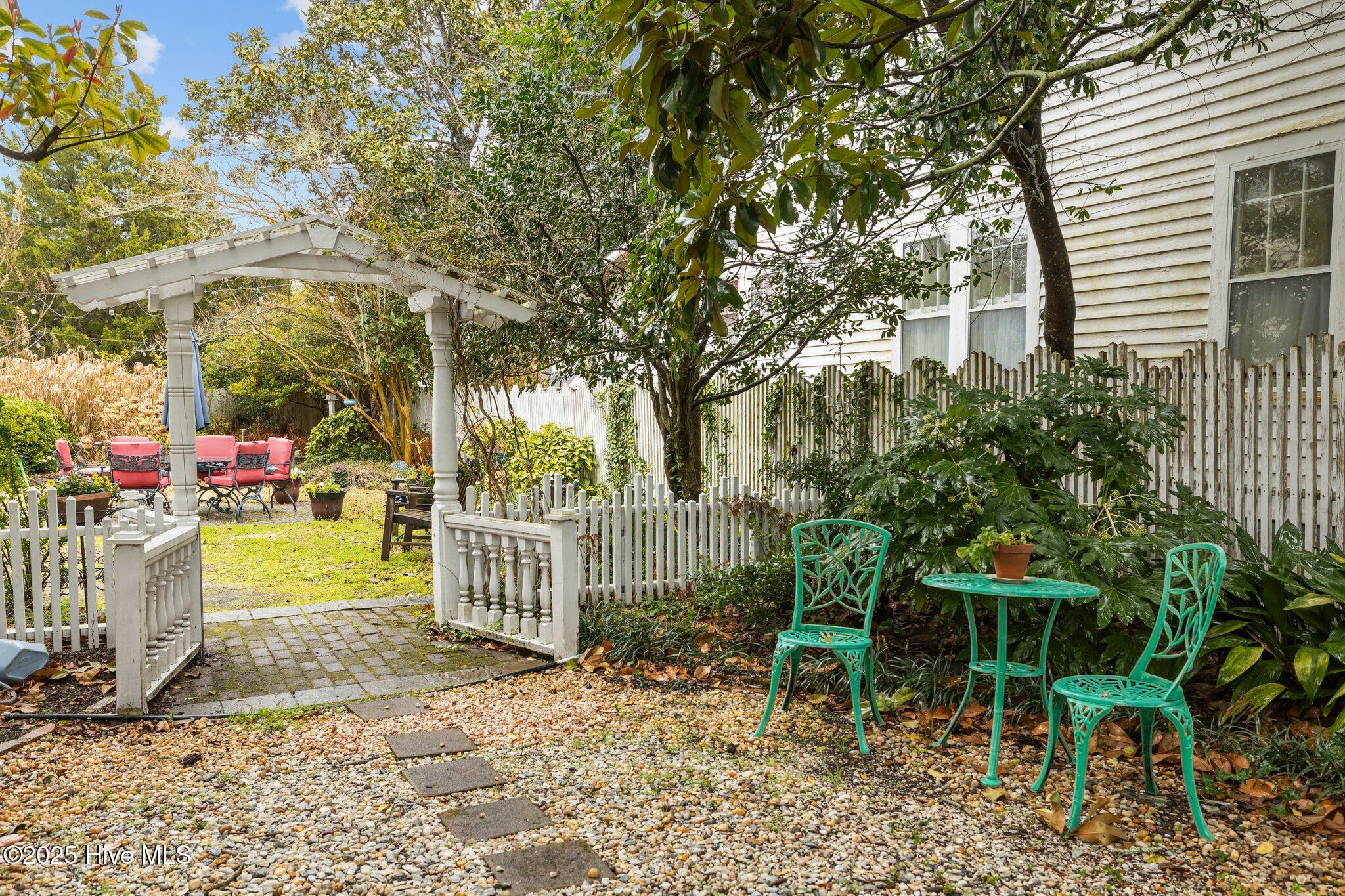 707 Ann Street