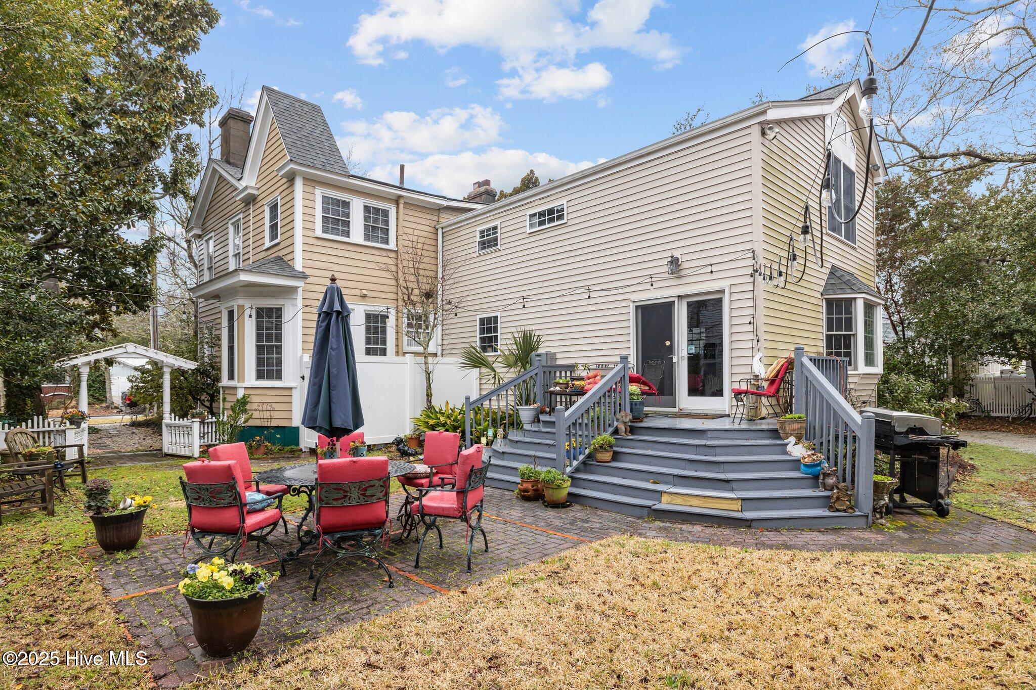 707 Ann Street