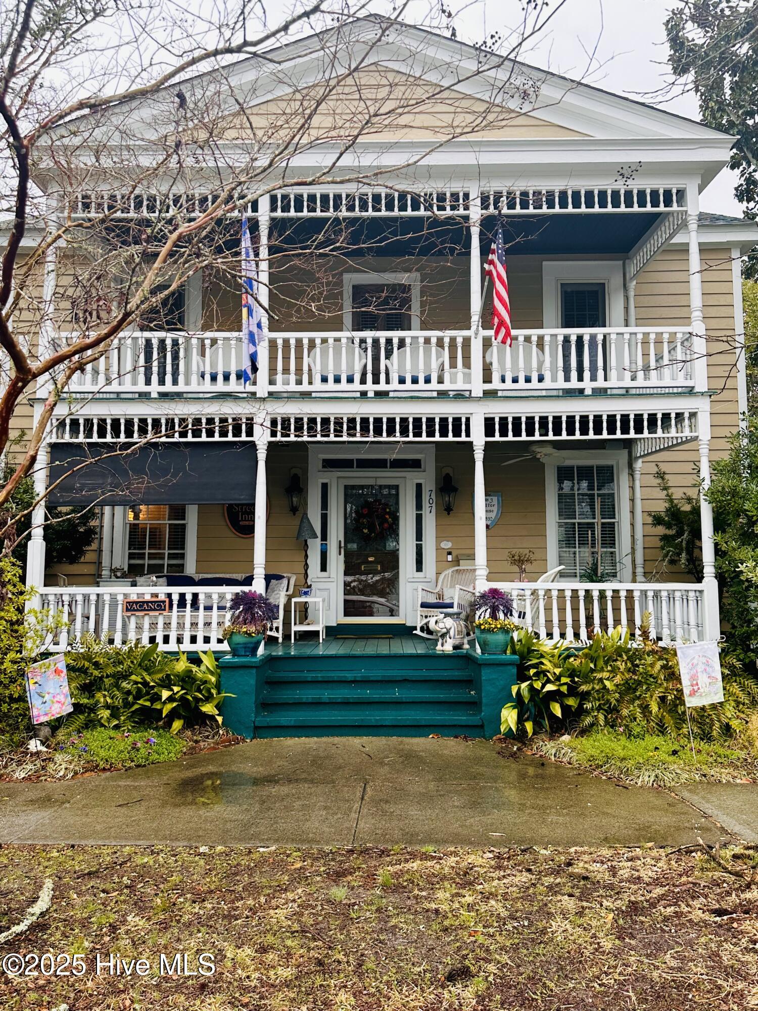 707 Ann Street