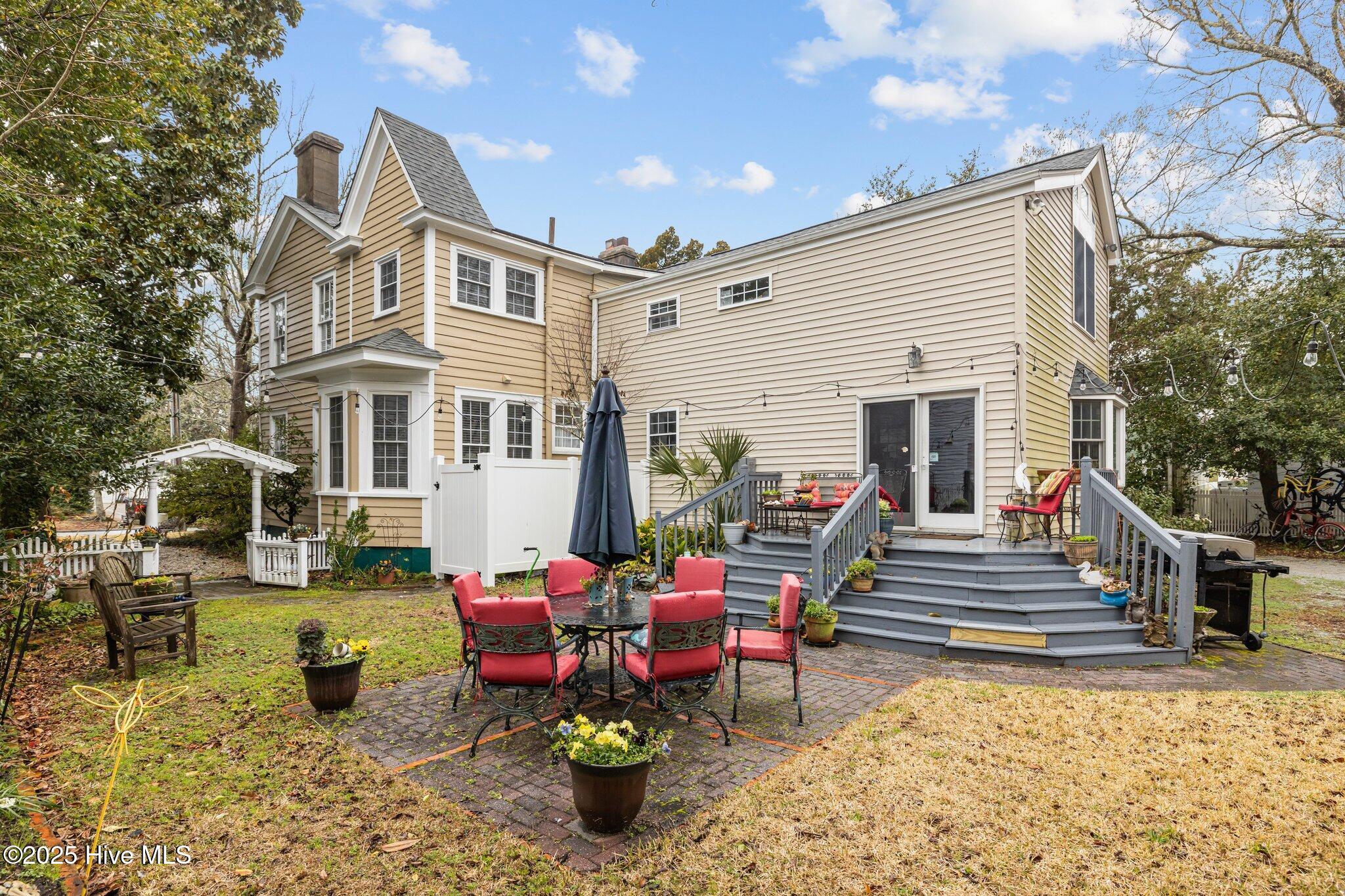 707 Ann Street