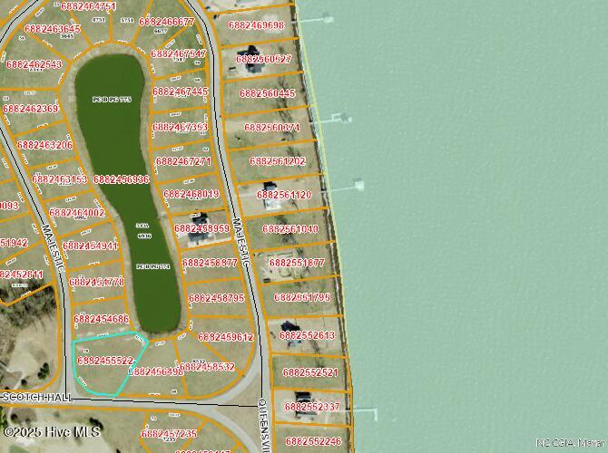 102 70 Majestic Circle