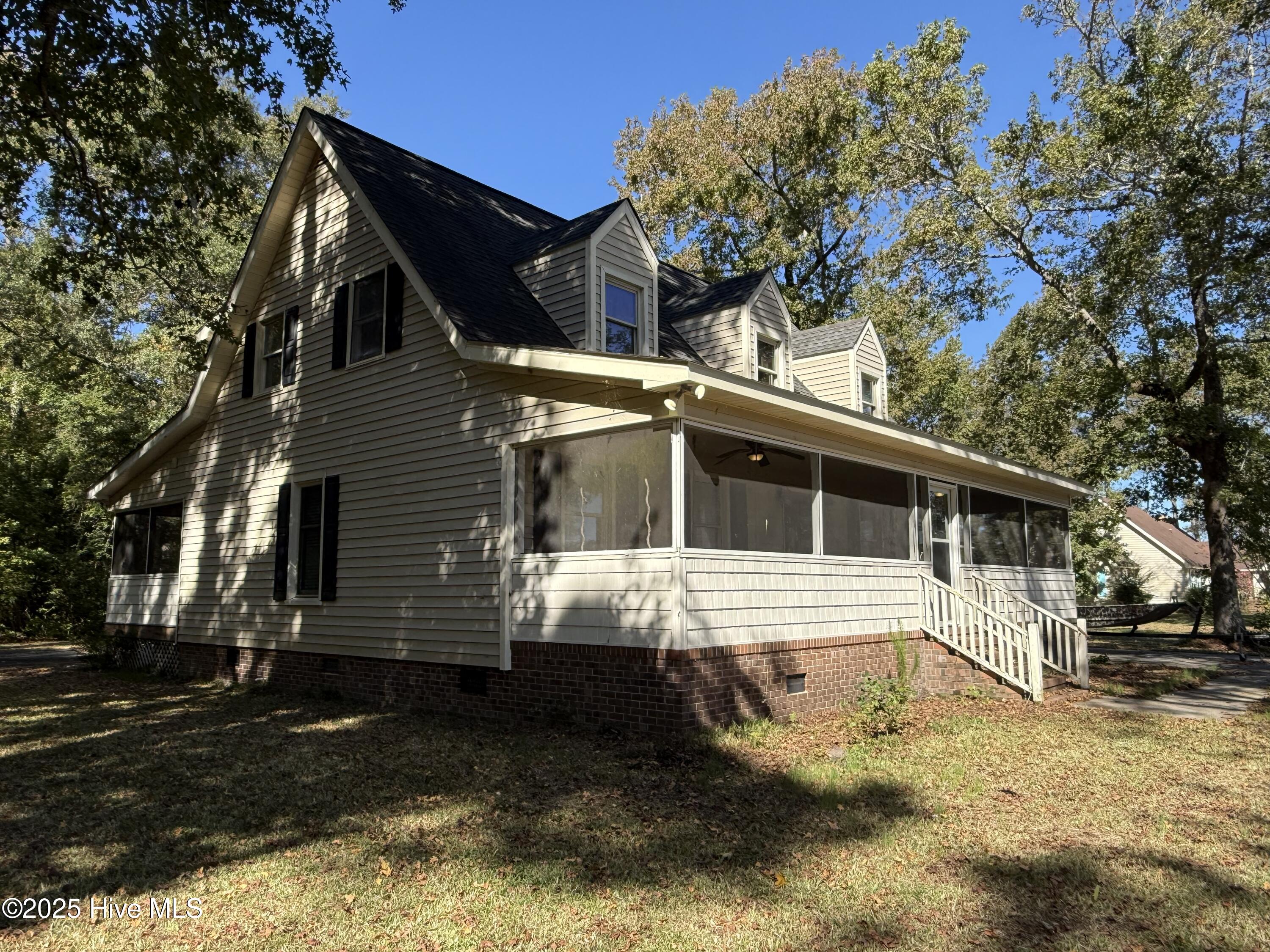 153 Kelly Drive