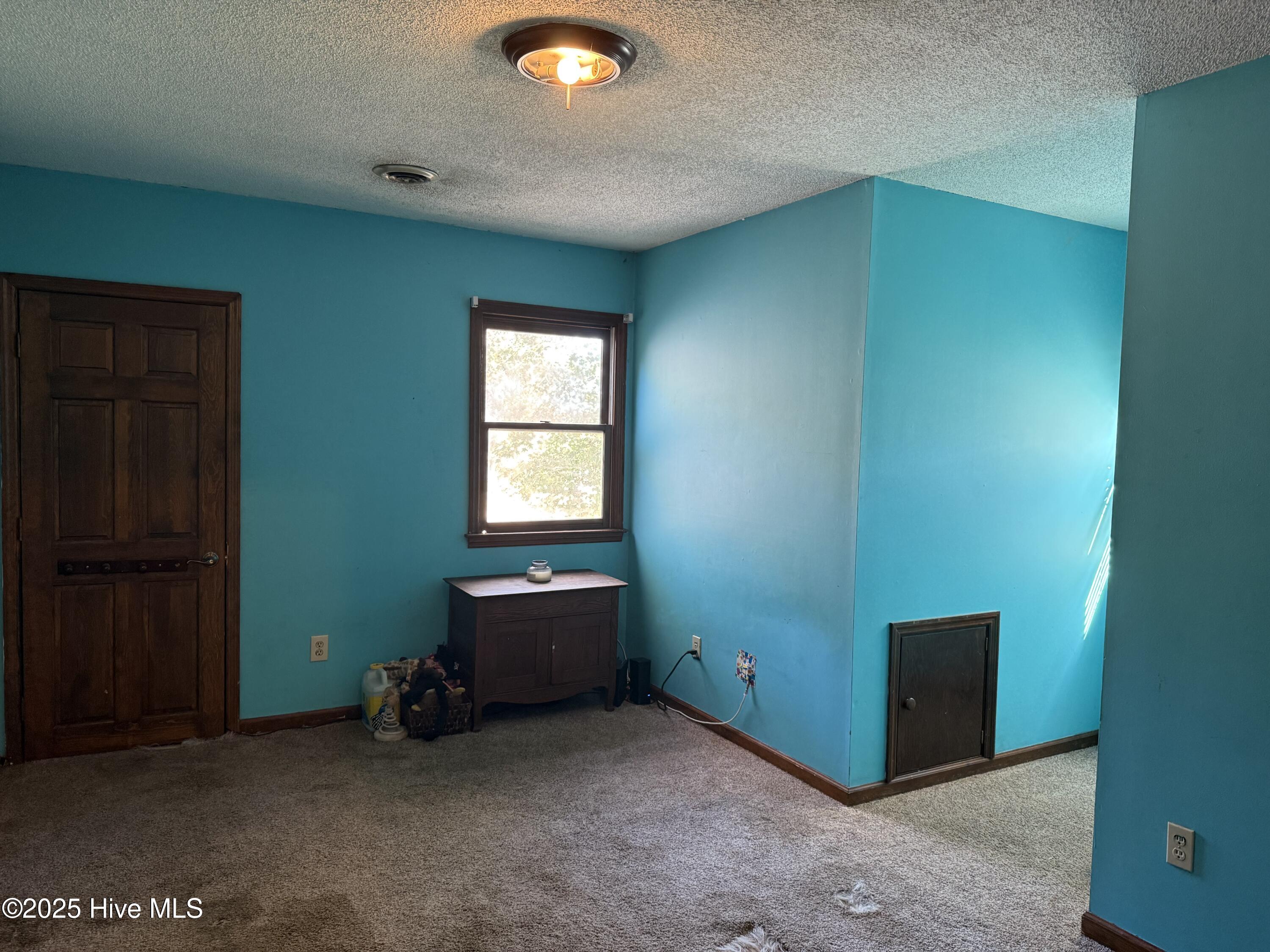 153 Kelly Drive