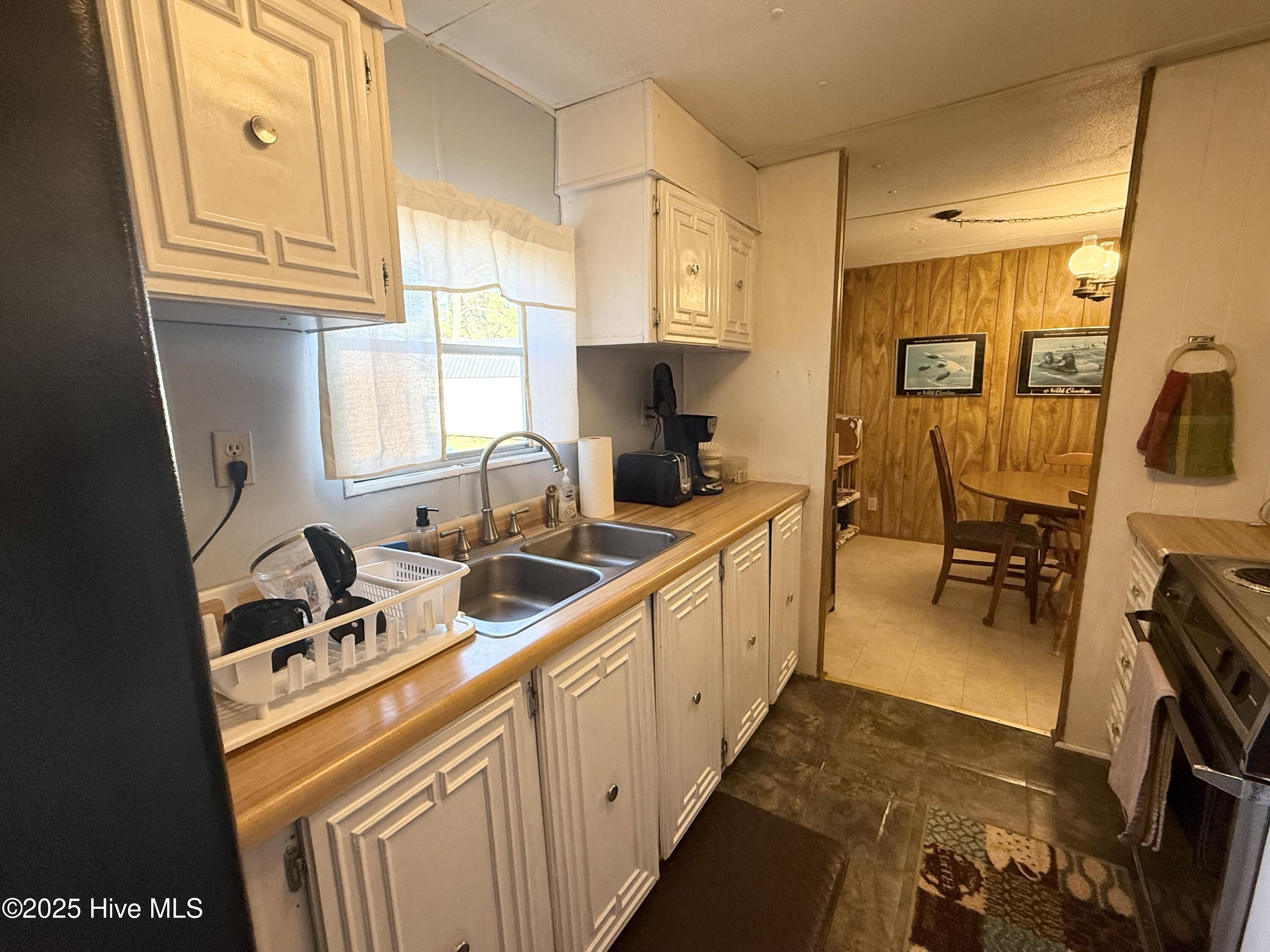 407 Diamond City Drive