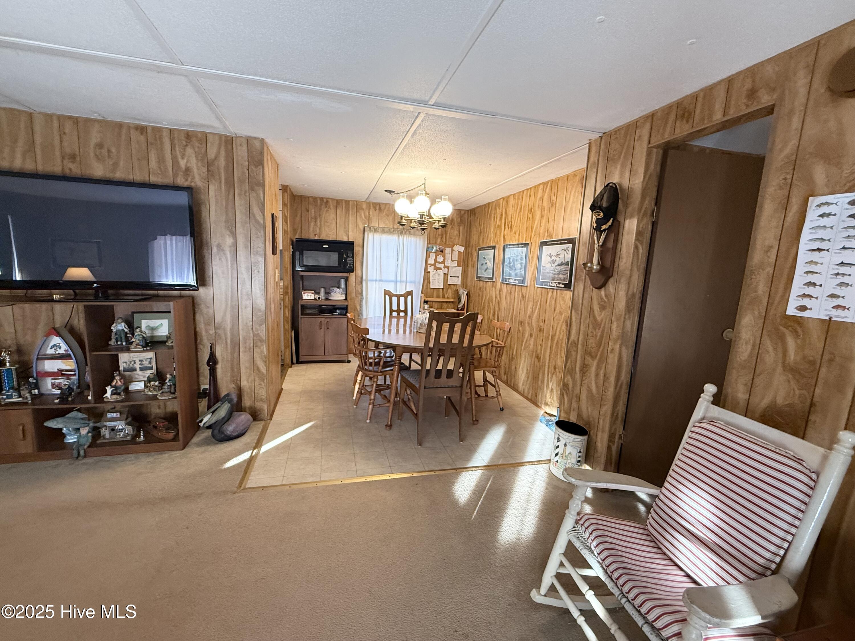 407 Diamond City Drive