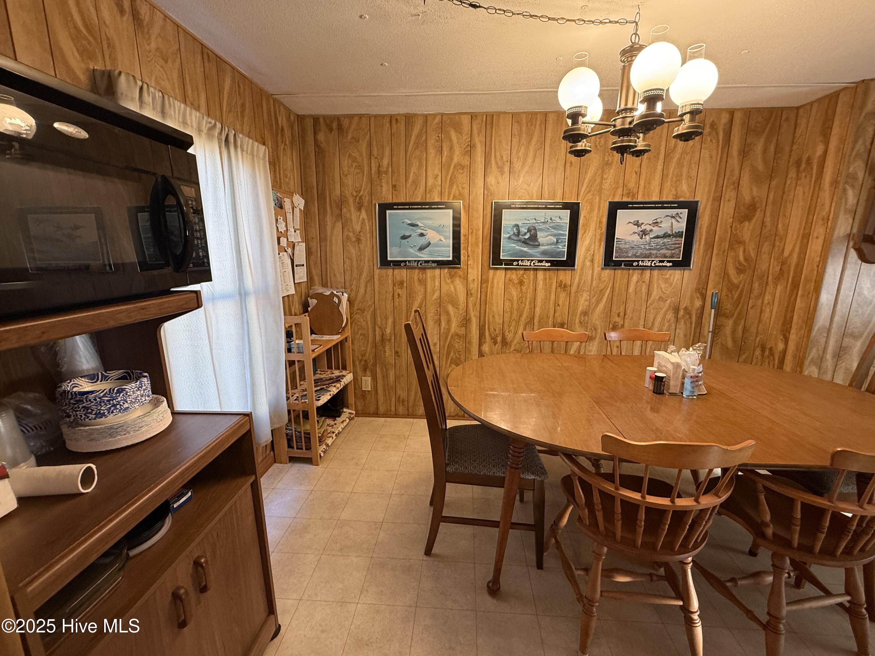 407 Diamond City Drive