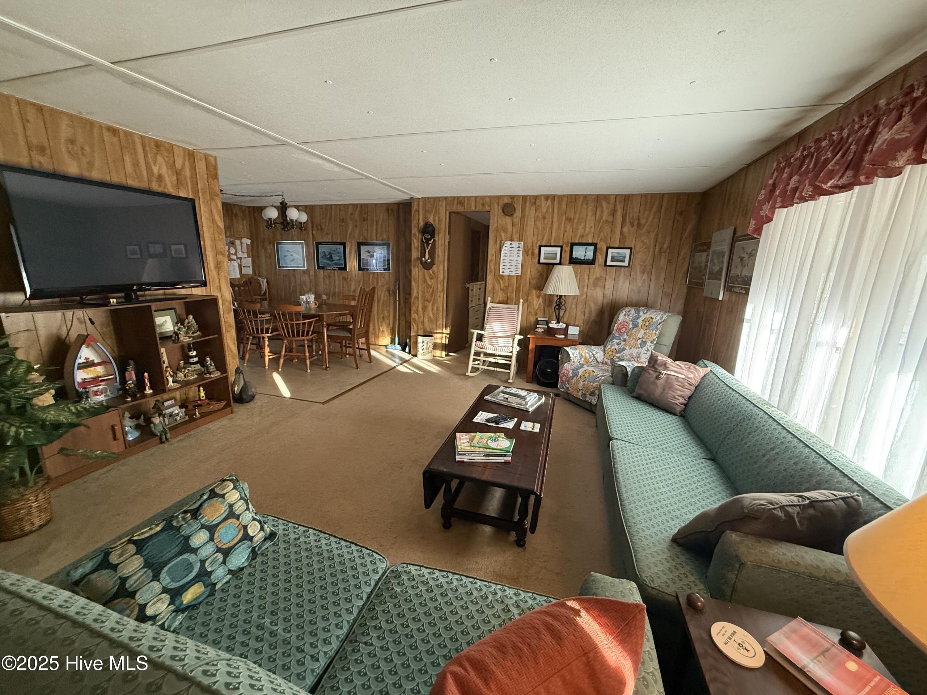 407 Diamond City Drive