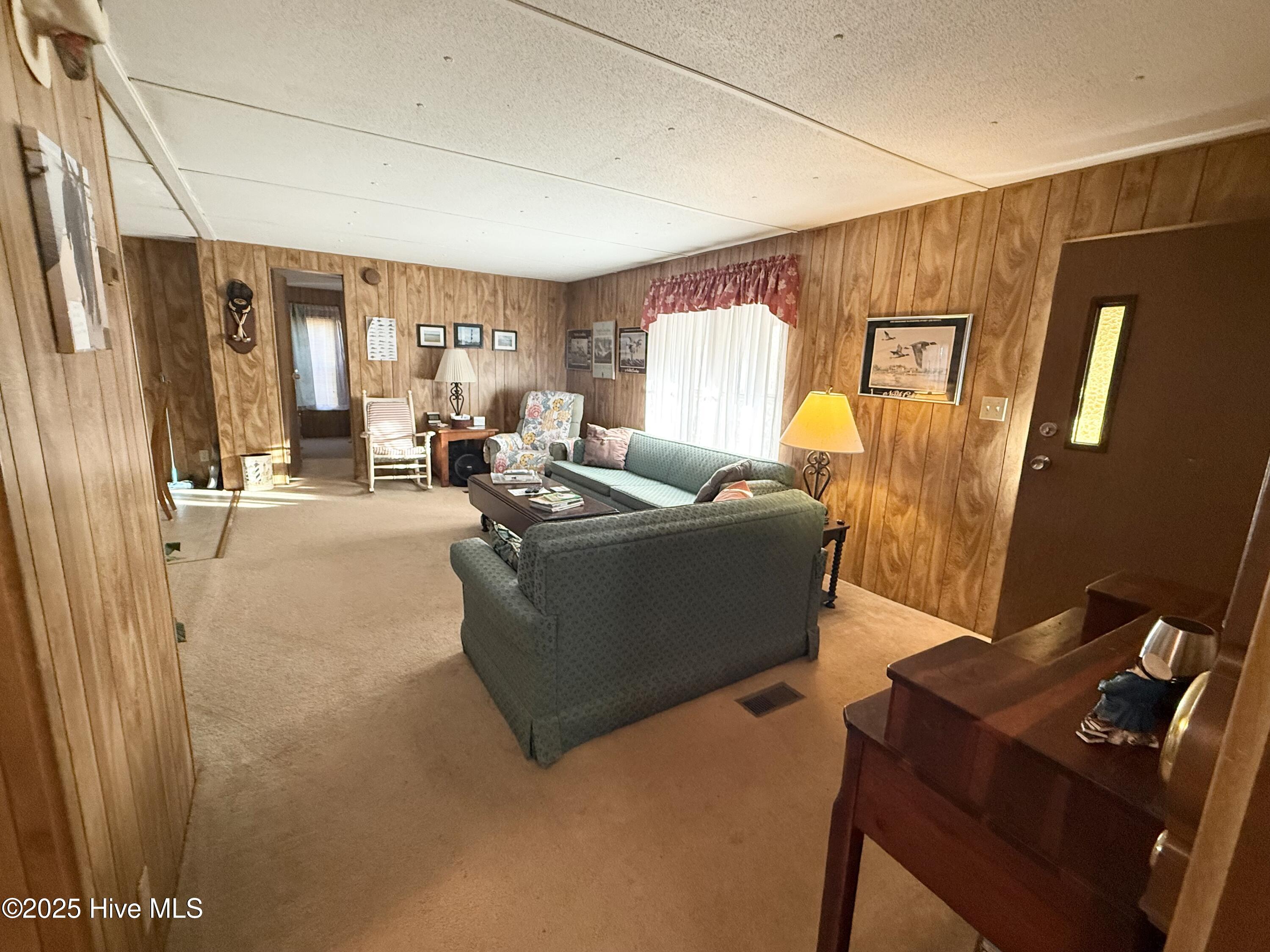 407 Diamond City Drive