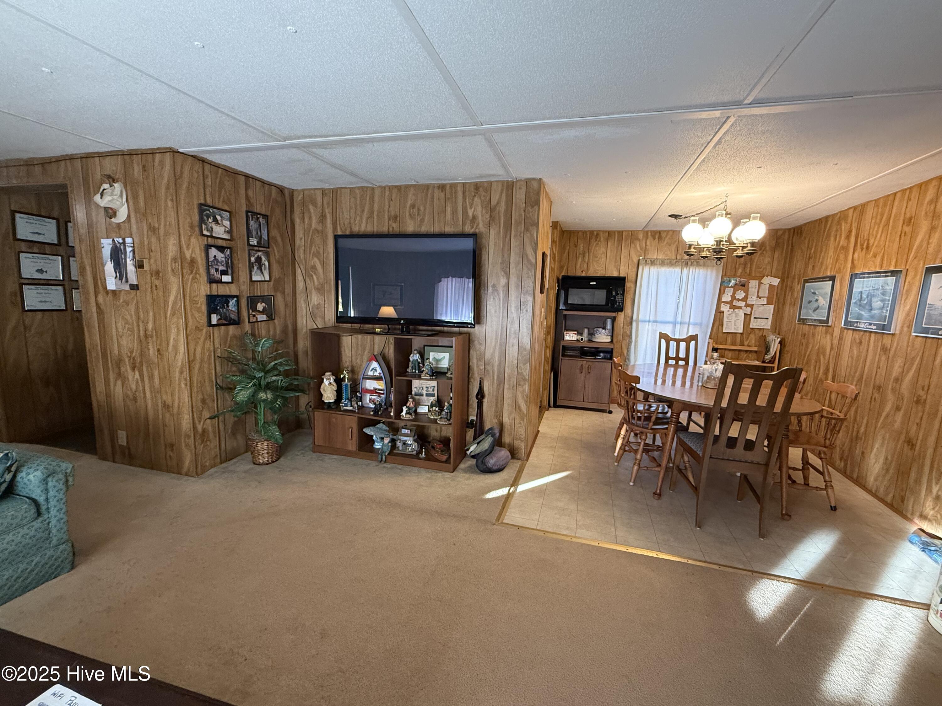 407 Diamond City Drive