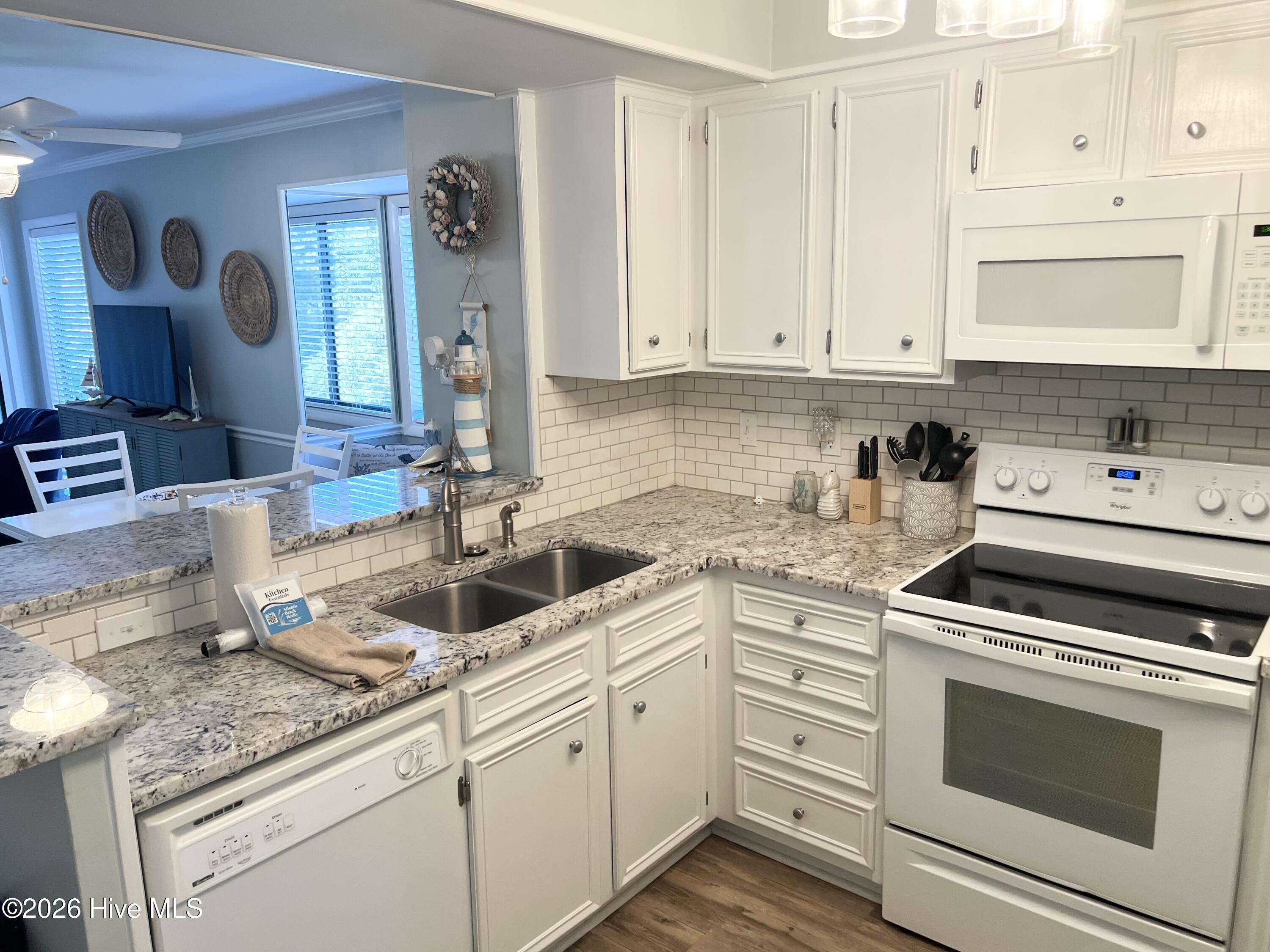 2304 W Ft Macon Road H115