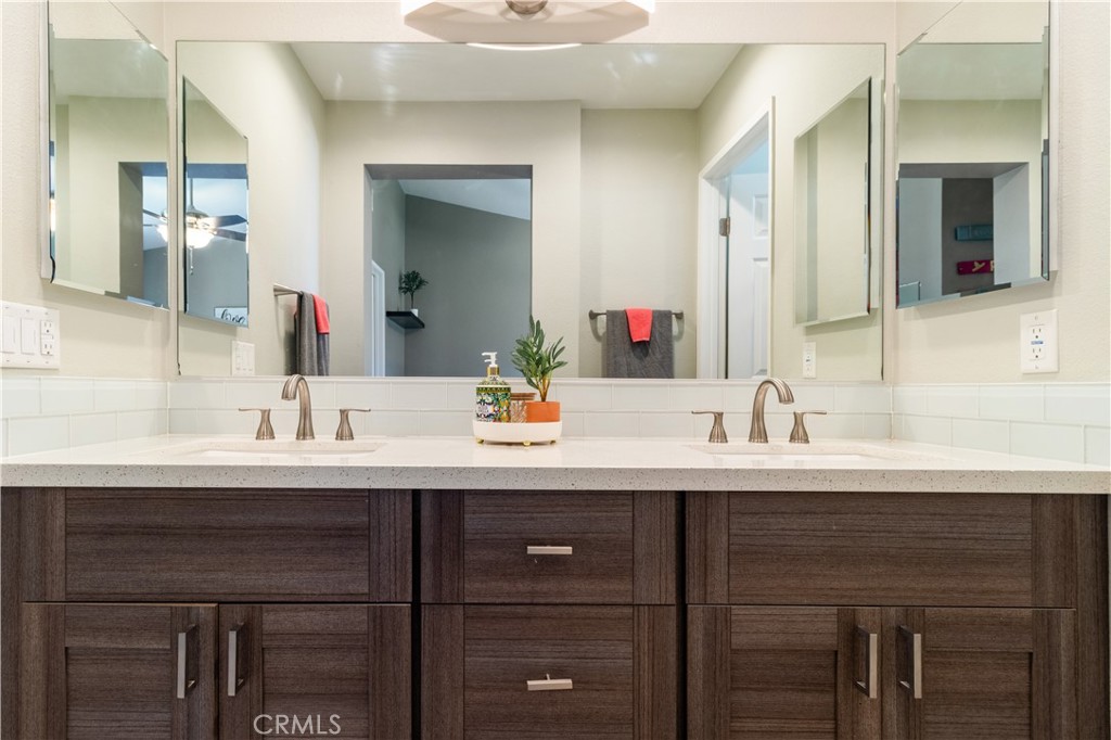 25537 Dorval Court