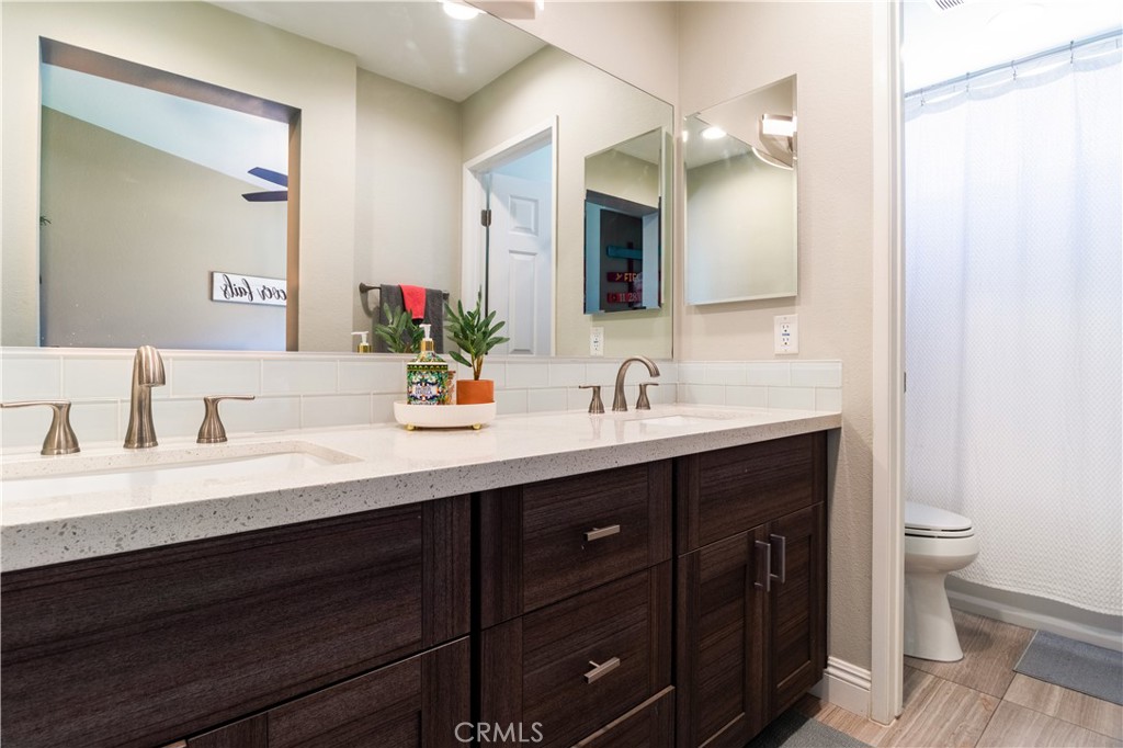 25537 Dorval Court