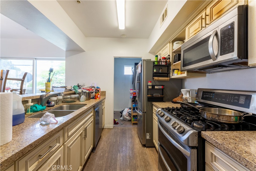 12082 S Broadway