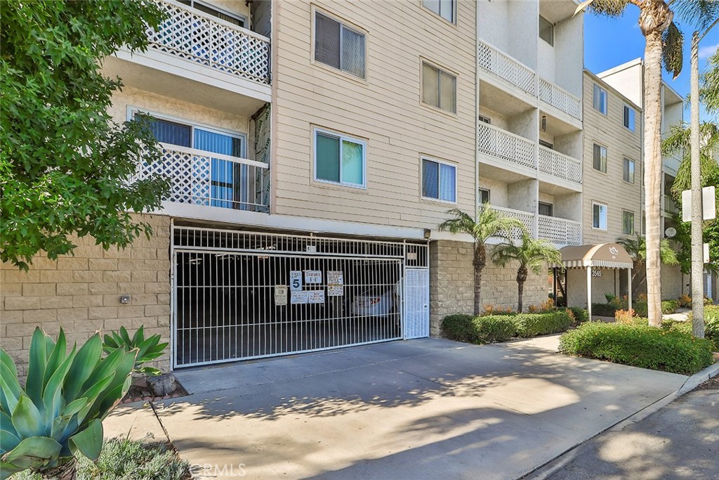 3565 Linden Avenue 218