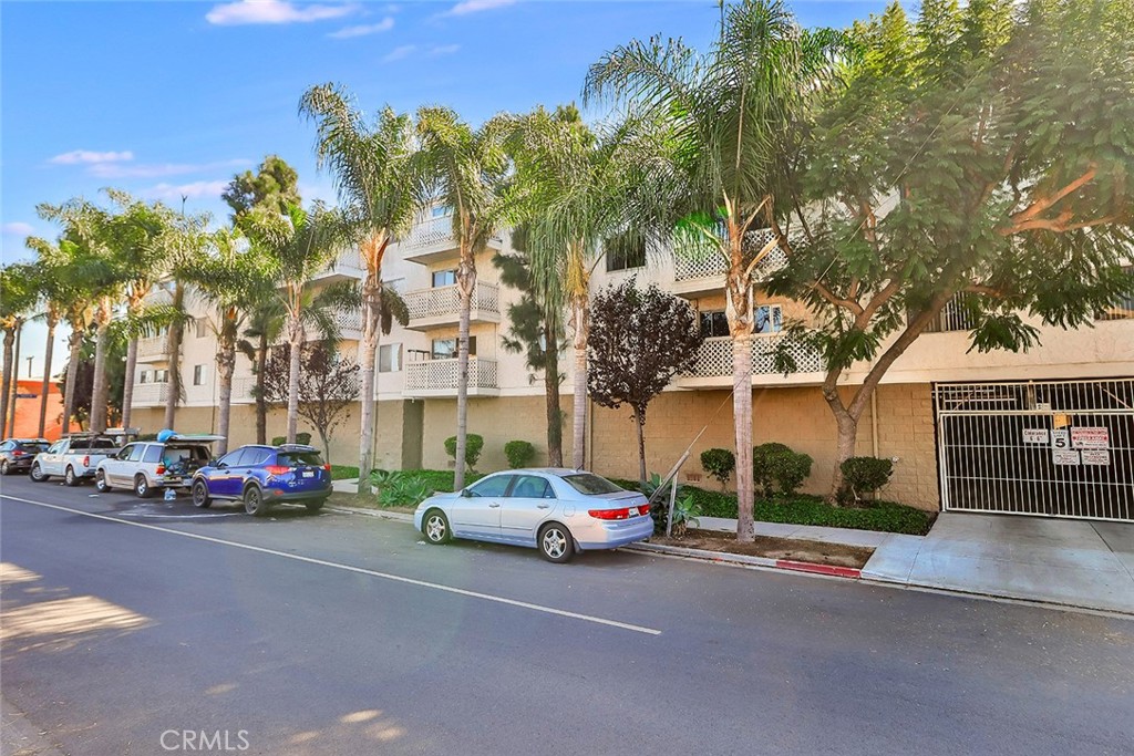 3565 Linden Avenue 218