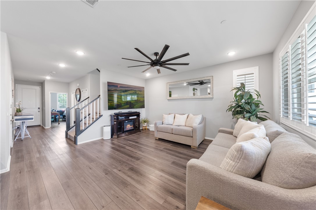 890 Oso Lane