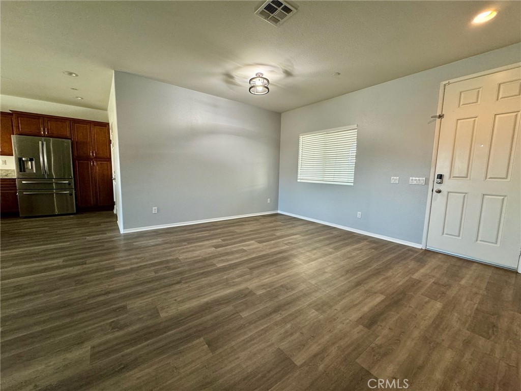 1891 Glisten Trail