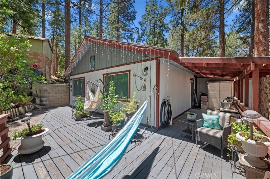 23075 Oak Leaf Lane