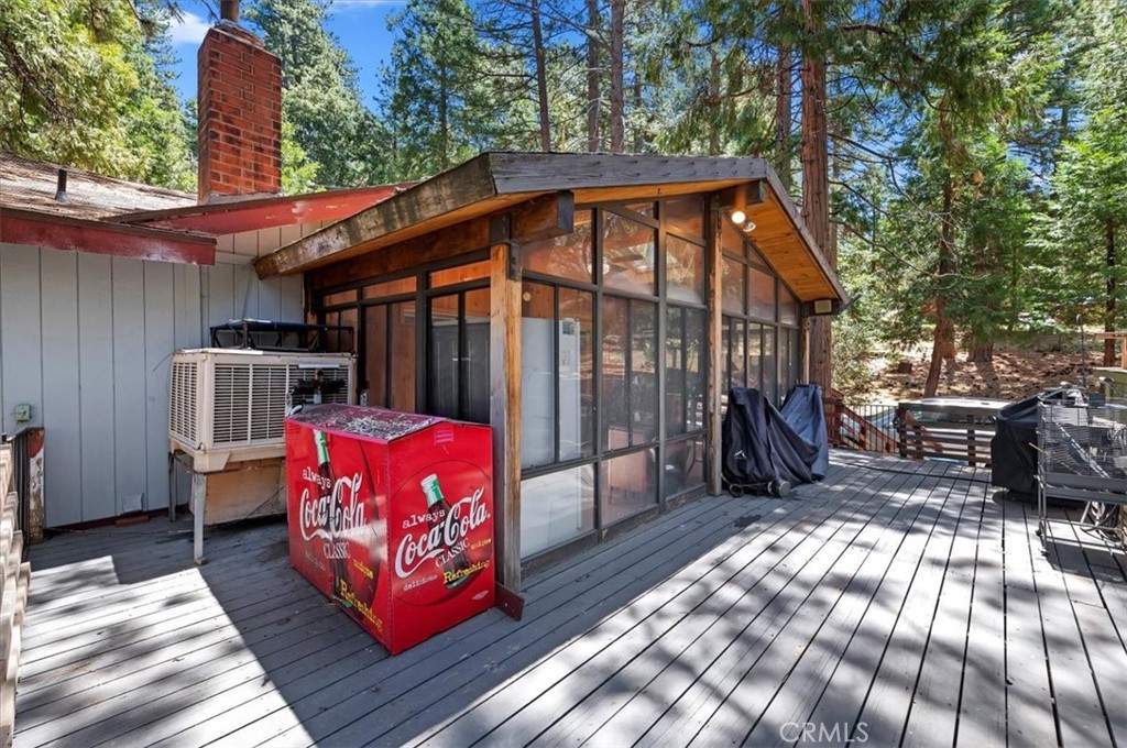 23075 Oak Leaf Lane