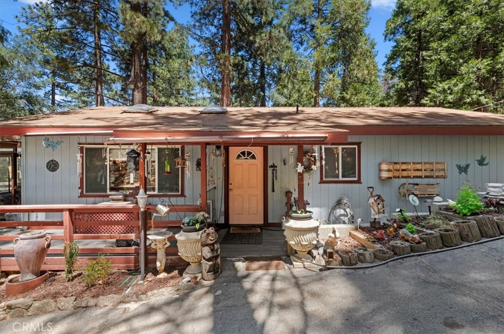 23075 Oak Leaf Lane