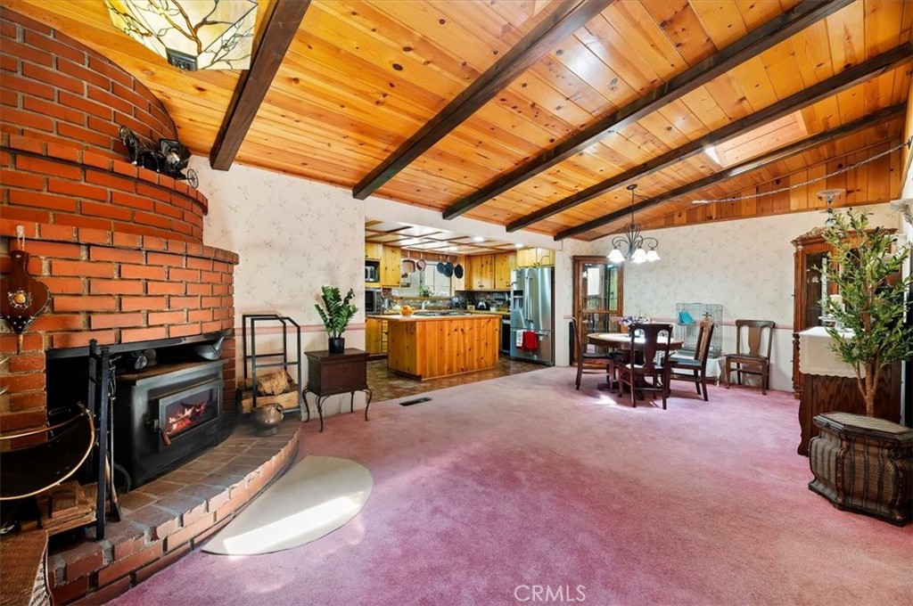 23075 Oak Leaf Lane