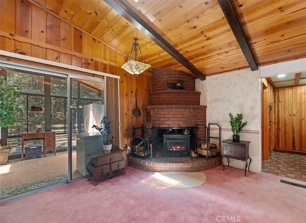 23075 Oak Leaf Lane
