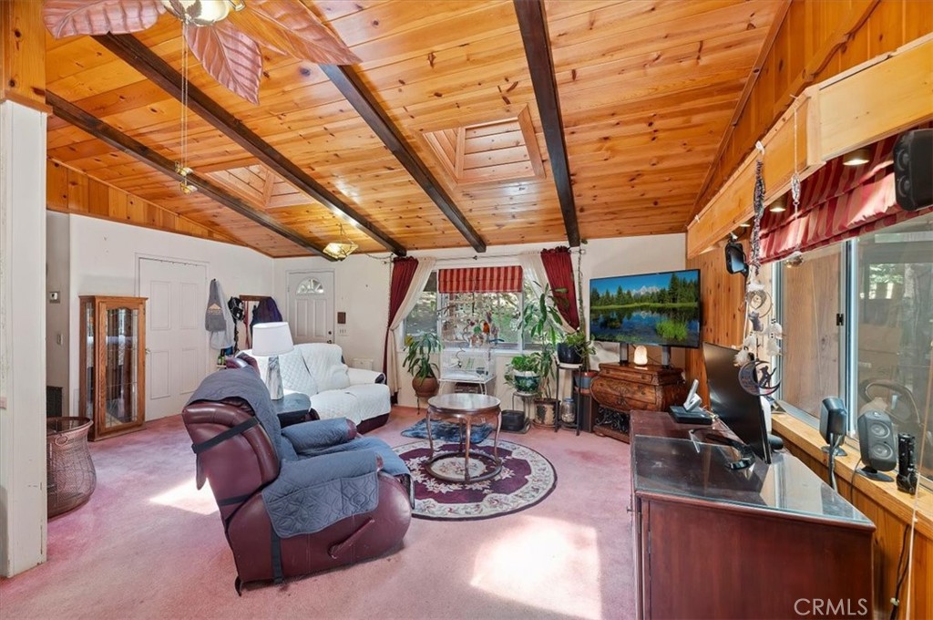 23075 Oak Leaf Lane