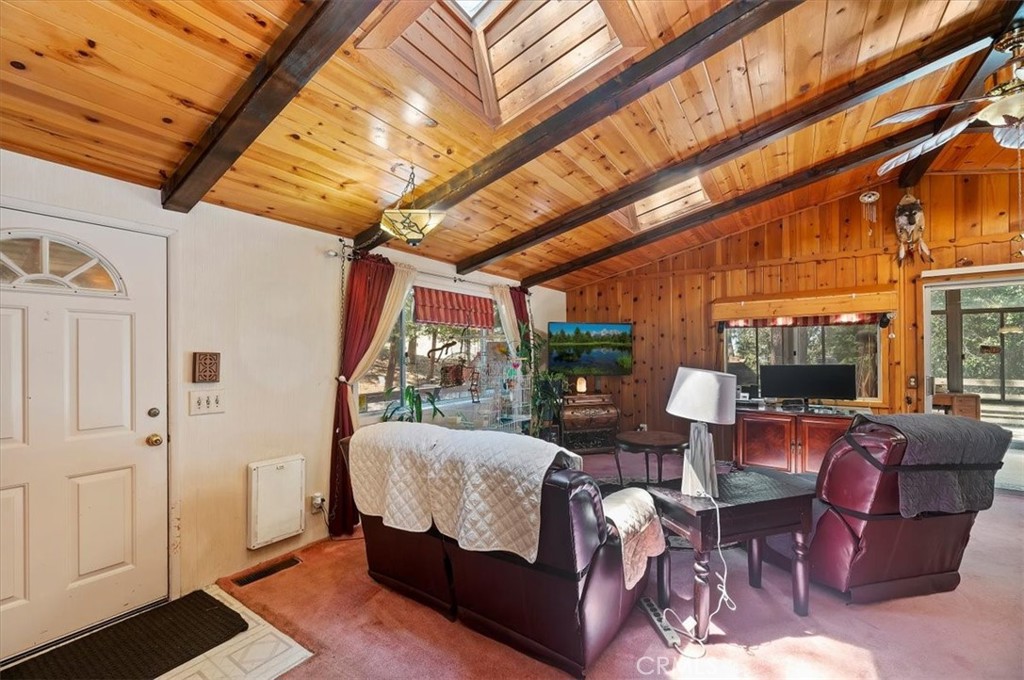 23075 Oak Leaf Lane