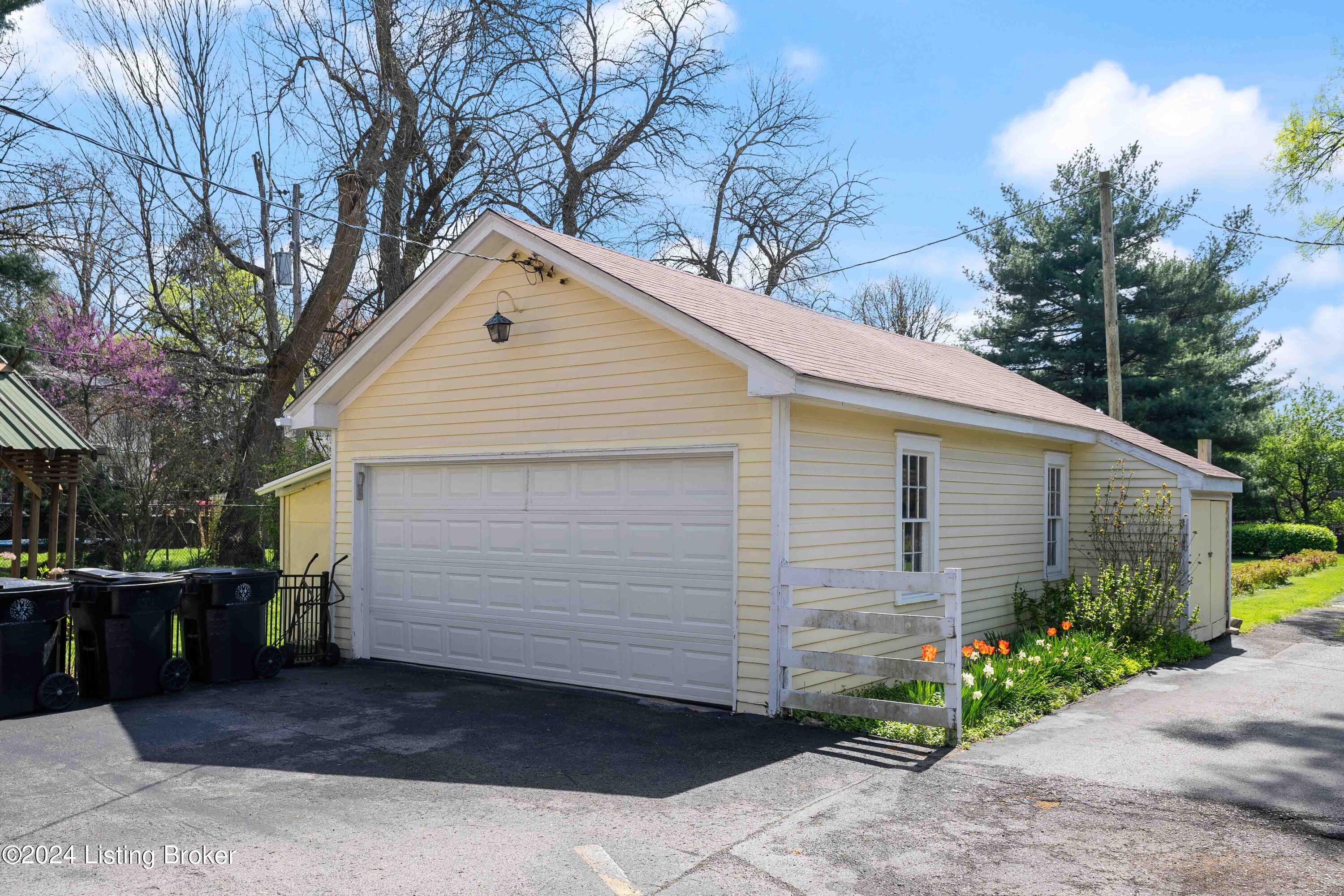 2000 Tyler Ln