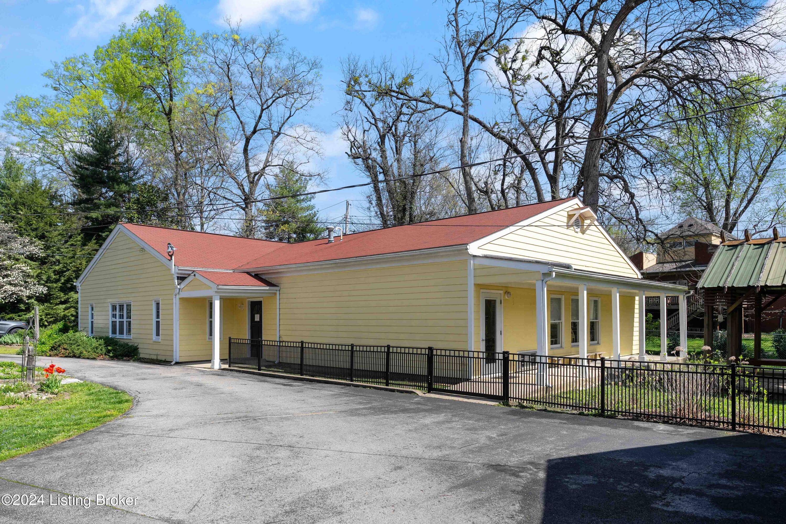 2000 Tyler Ln