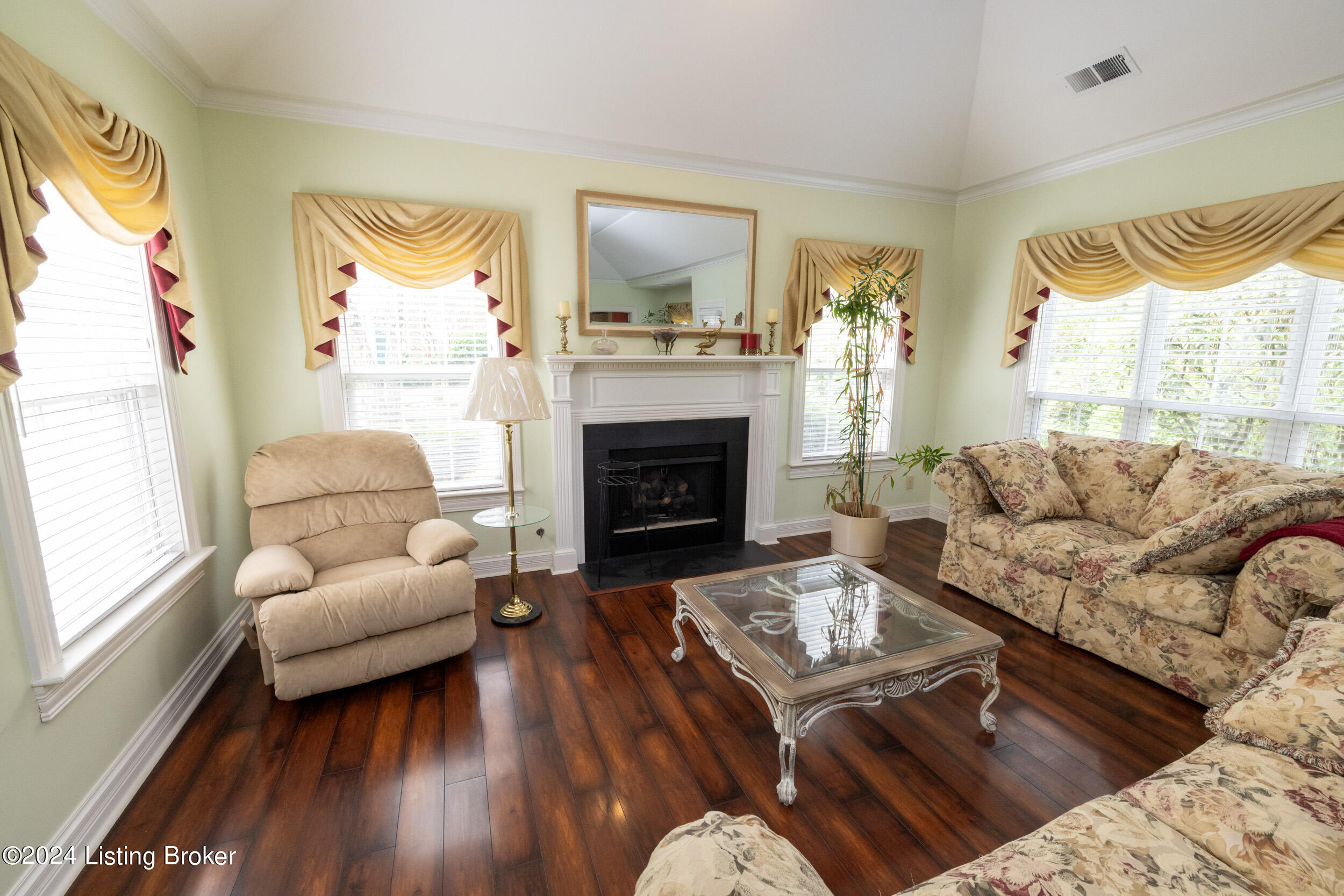 5930 Ashwood Bluff Dr