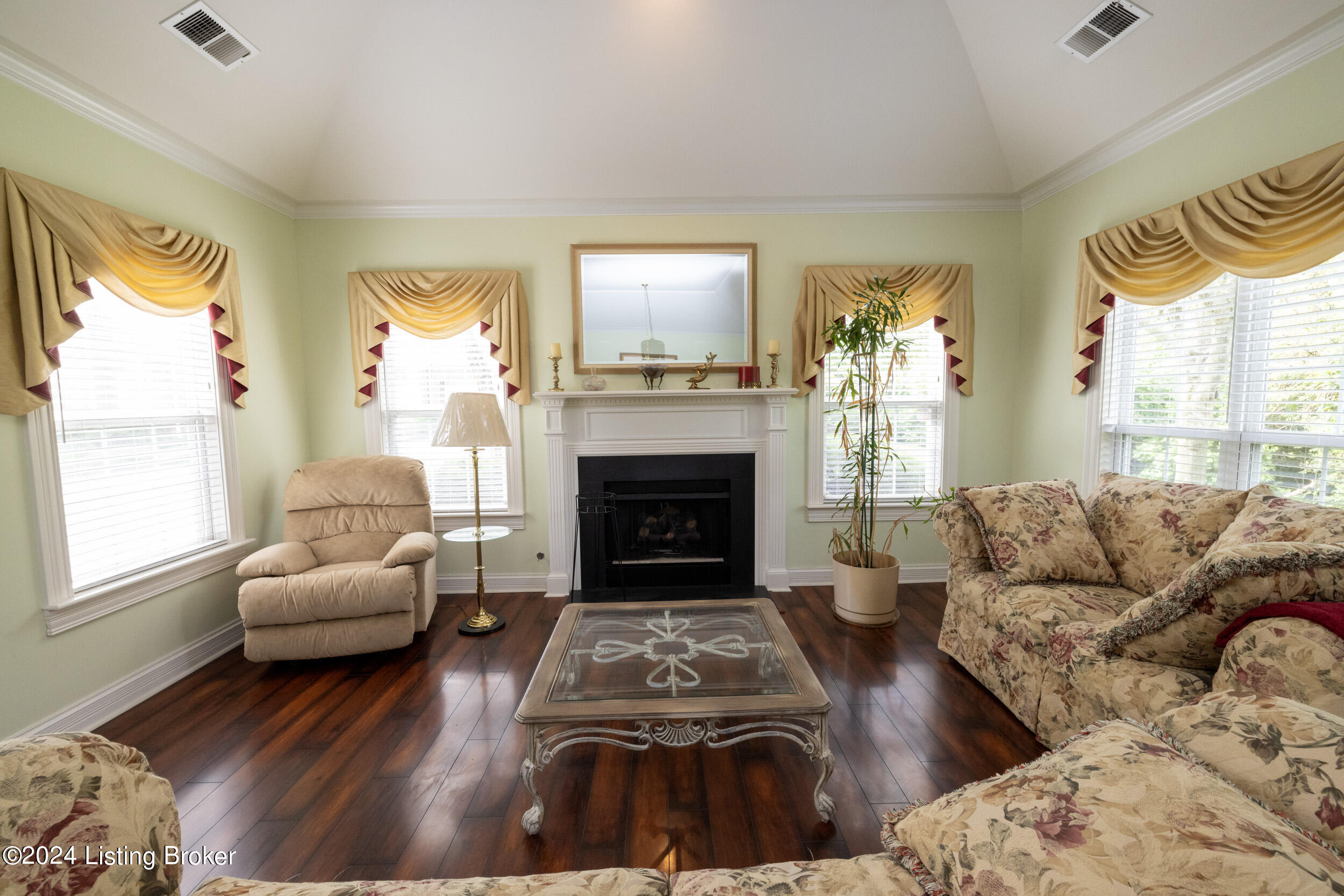 5930 Ashwood Bluff Dr