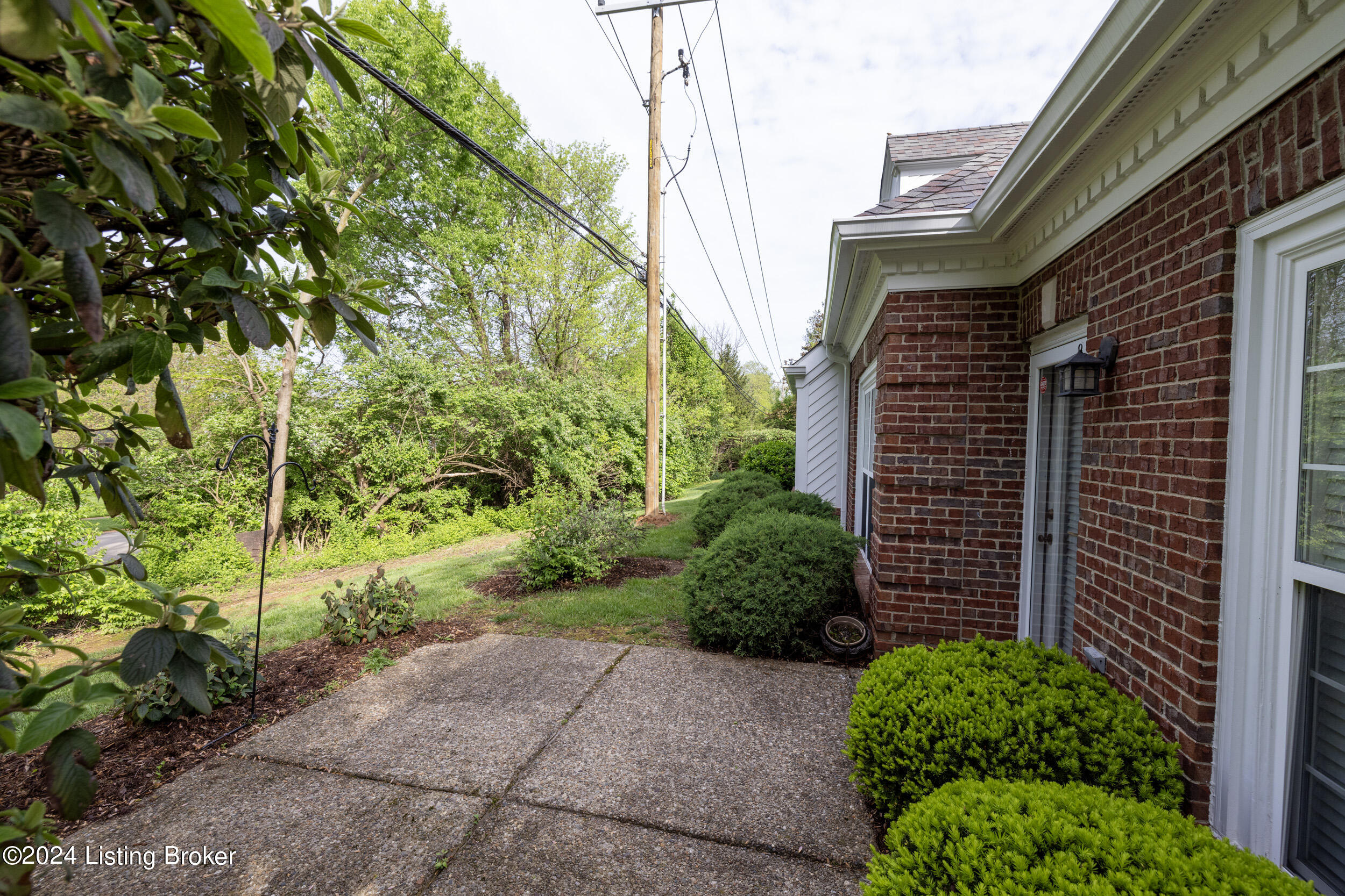 5930 Ashwood Bluff Dr
