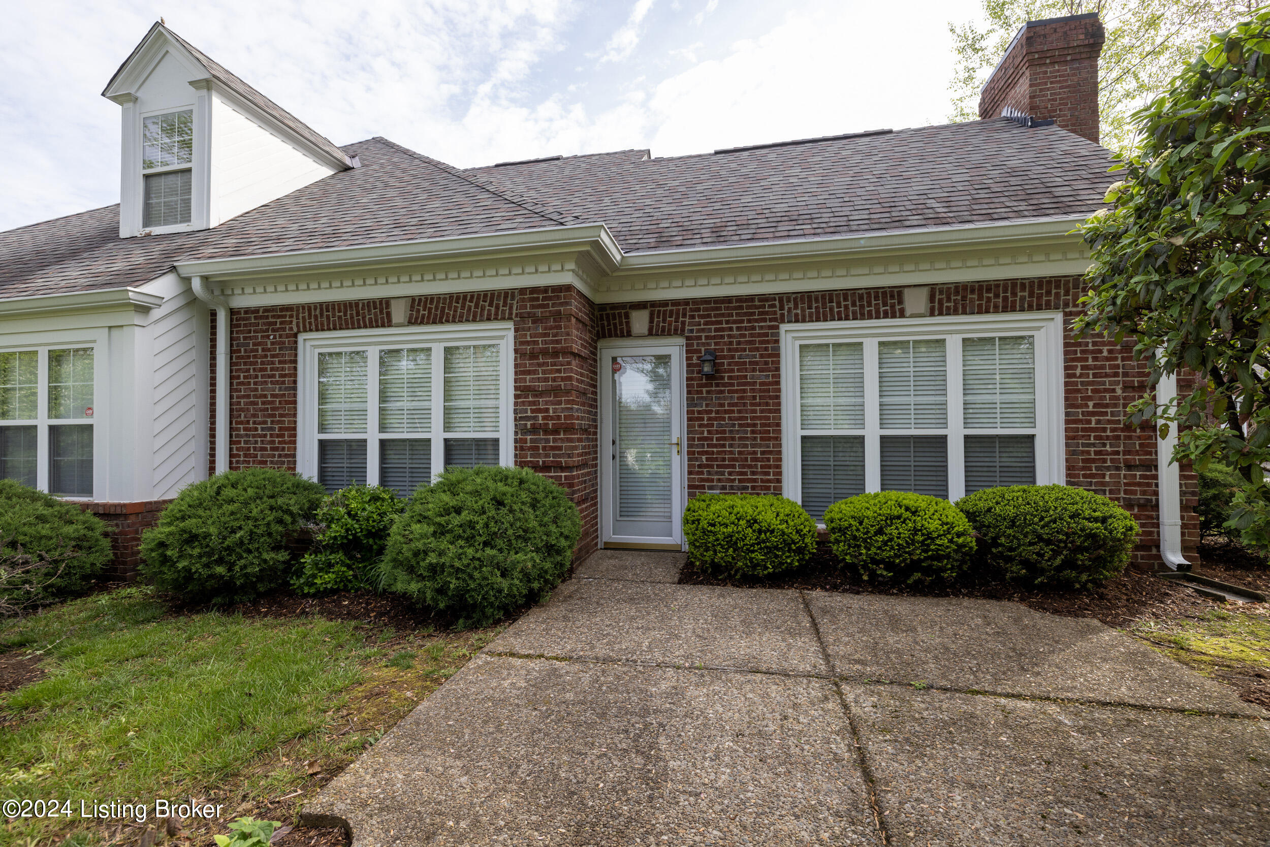 5930 Ashwood Bluff Dr