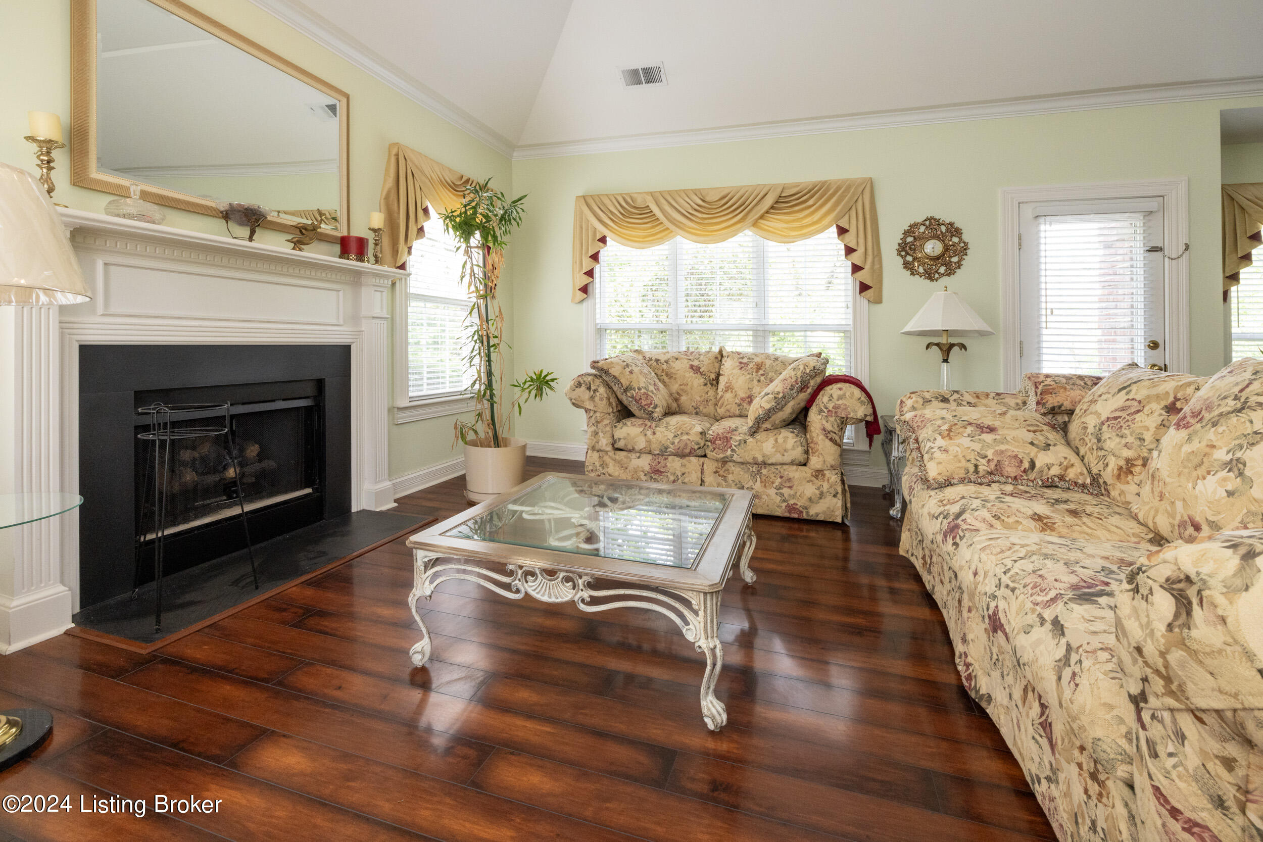 5930 Ashwood Bluff Dr