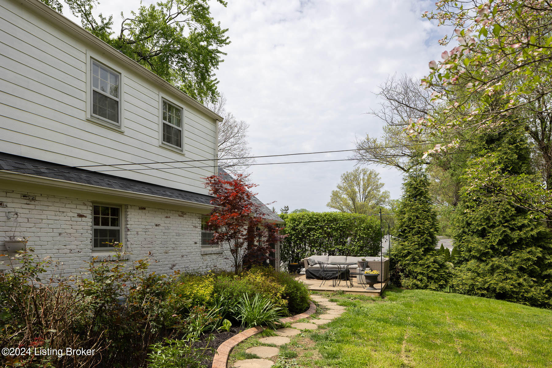 225 Blankenbaker Ln